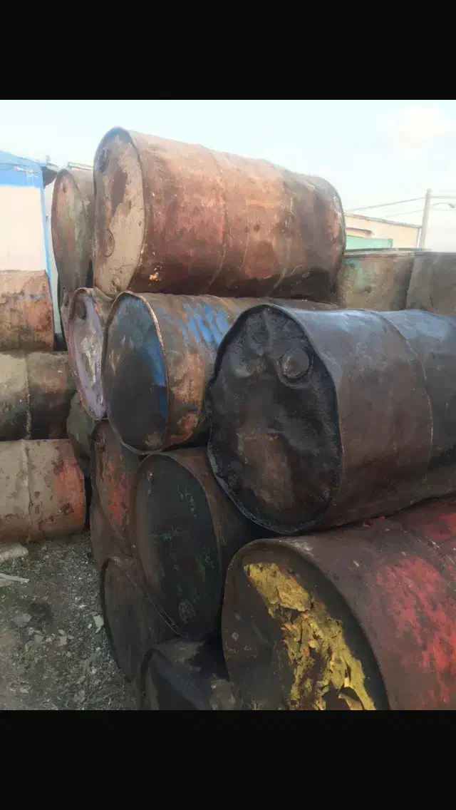 تعدادی بشکه ۲۲۰ لیتری روغن ورک مخصوص افت وشته درخت|خدمات باغبانی و درختکاری|قیامدشت - خاورشهر, |دیوار