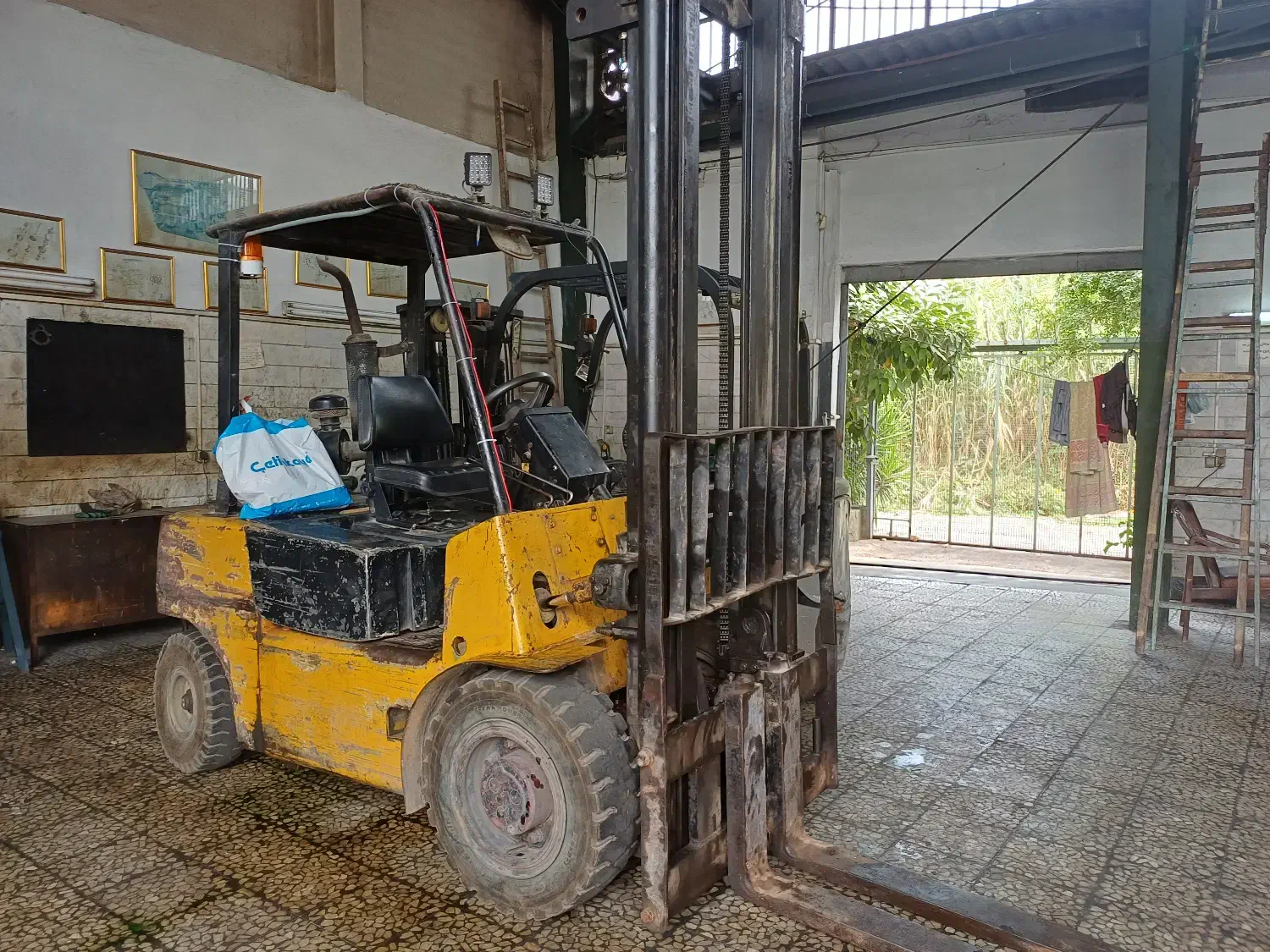 اجاره ماهانه لیفتراک ۳ تن دیزلی سهند|ماشین‌آلات صنعتی|رشت, کوی جام جم|دیوار