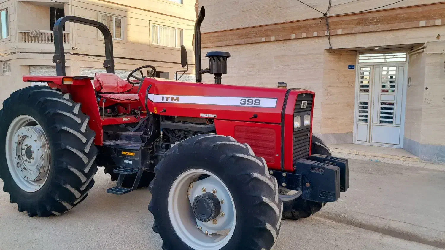 تراکتور ۳۹۹جفت درحد صفر مدل ۹۸ پمپ کوچک|خودرو سنگین|قروه, |دیوار