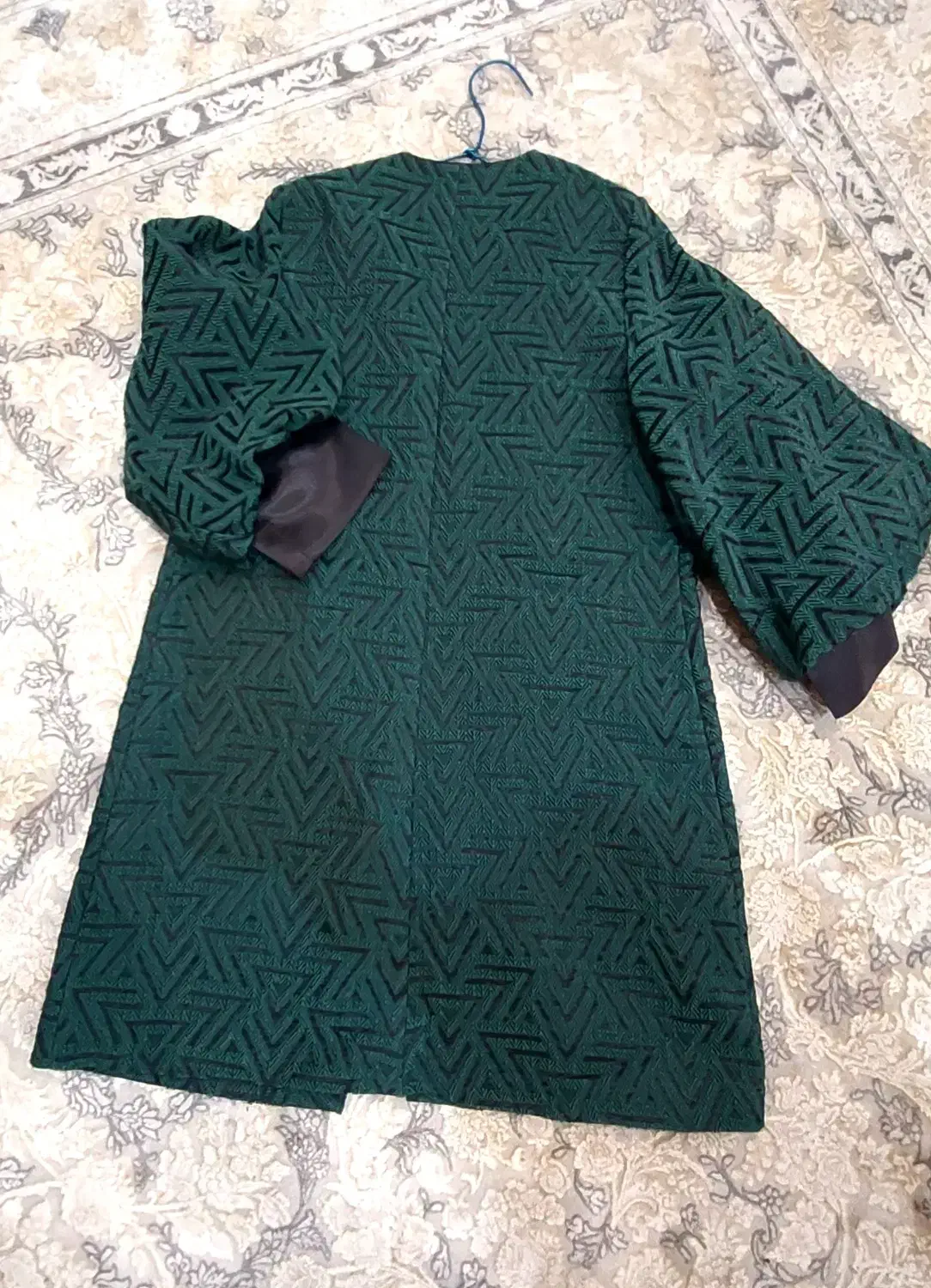 چند مانتو زیبا و کاربردی|لباس|صومعه‌سرا, |دیوار