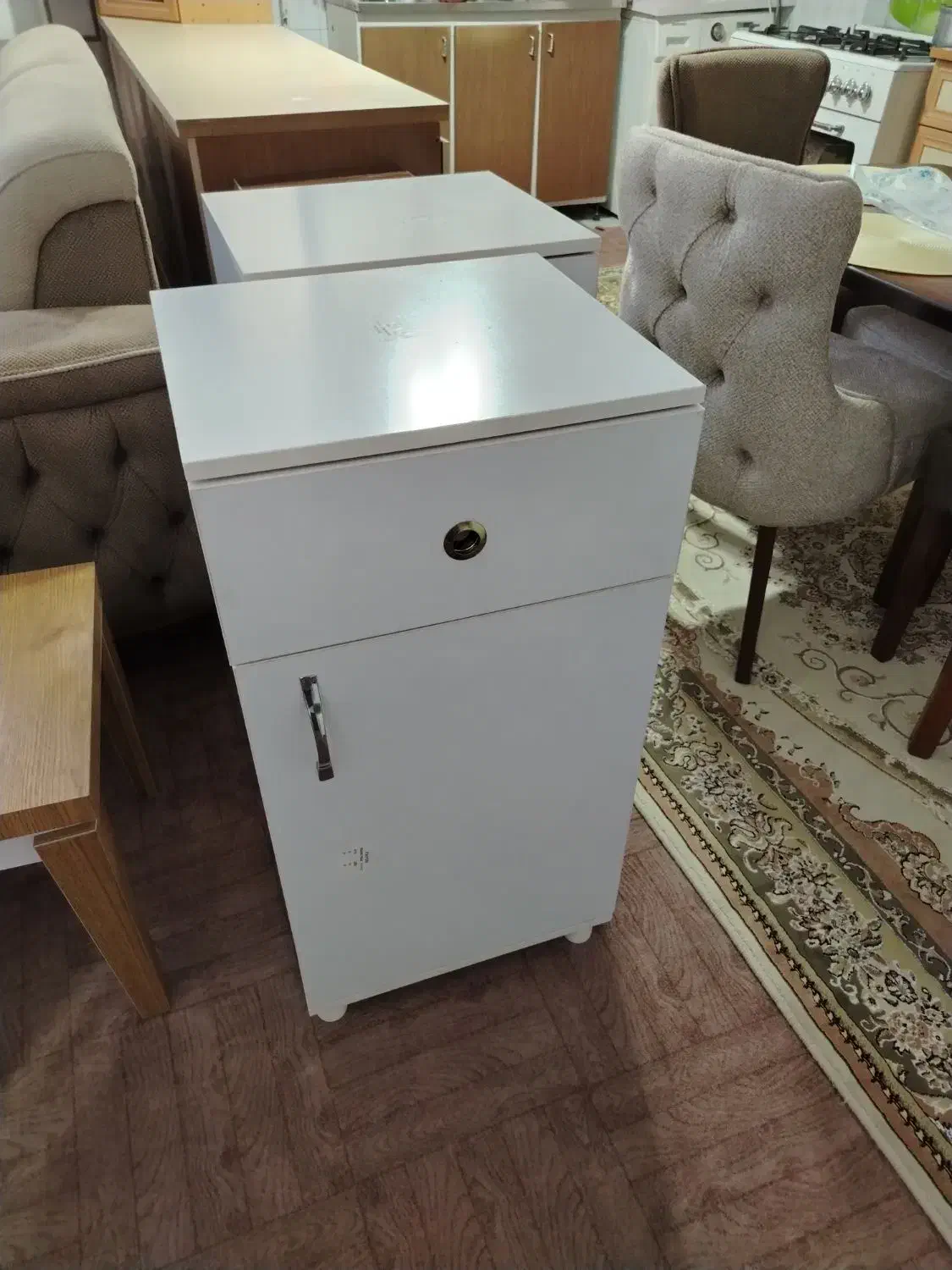 میز سماور یا مدارک|مبلمان خانگی و میز عسلی|ارومیه, |دیوار