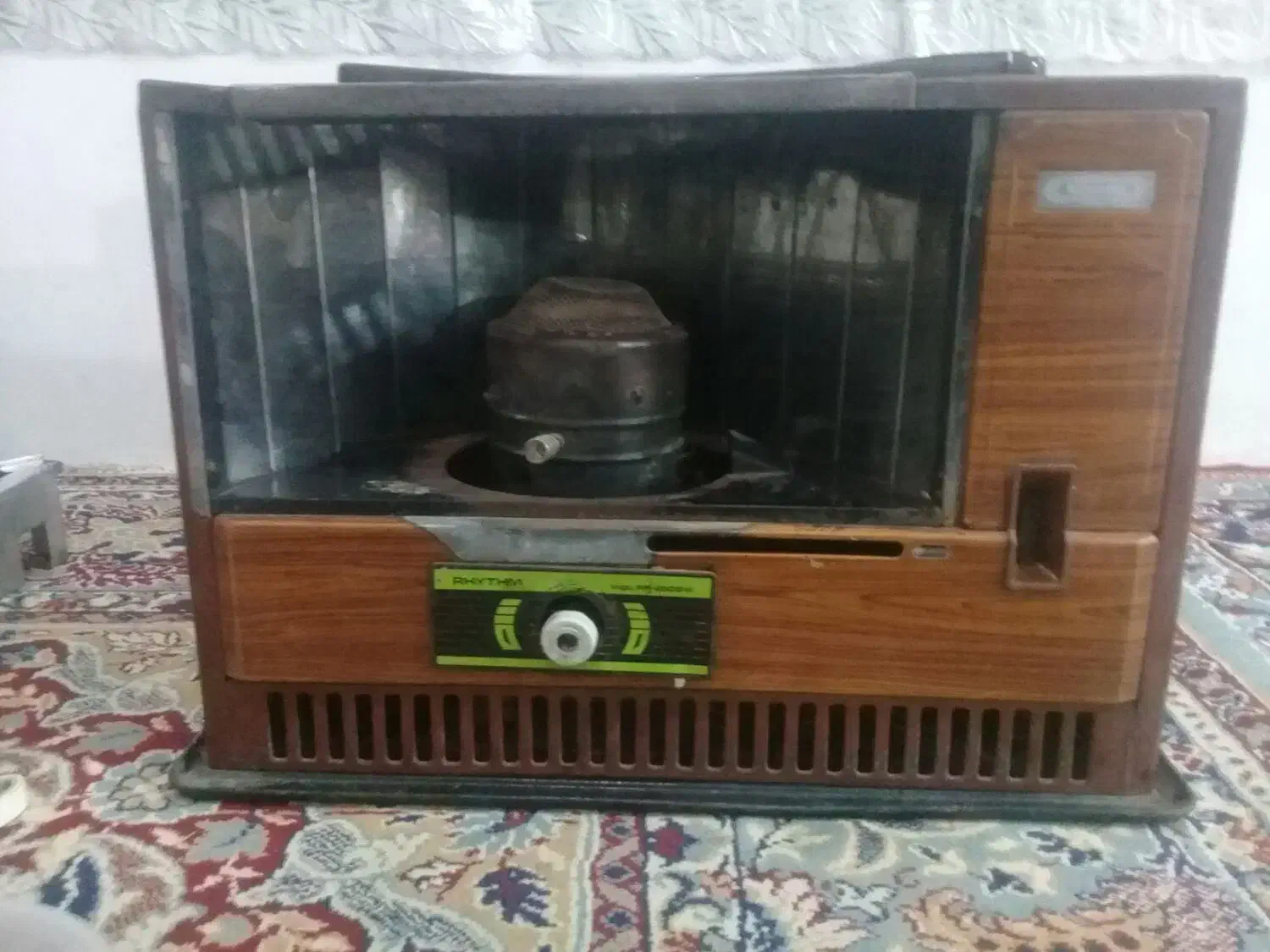 یک عدد بخاری نفتی ژاپنی سالم ارسال از تربت|کلکسیون اشیاء عتیقه|مشهد, کوی سیدی|دیوار