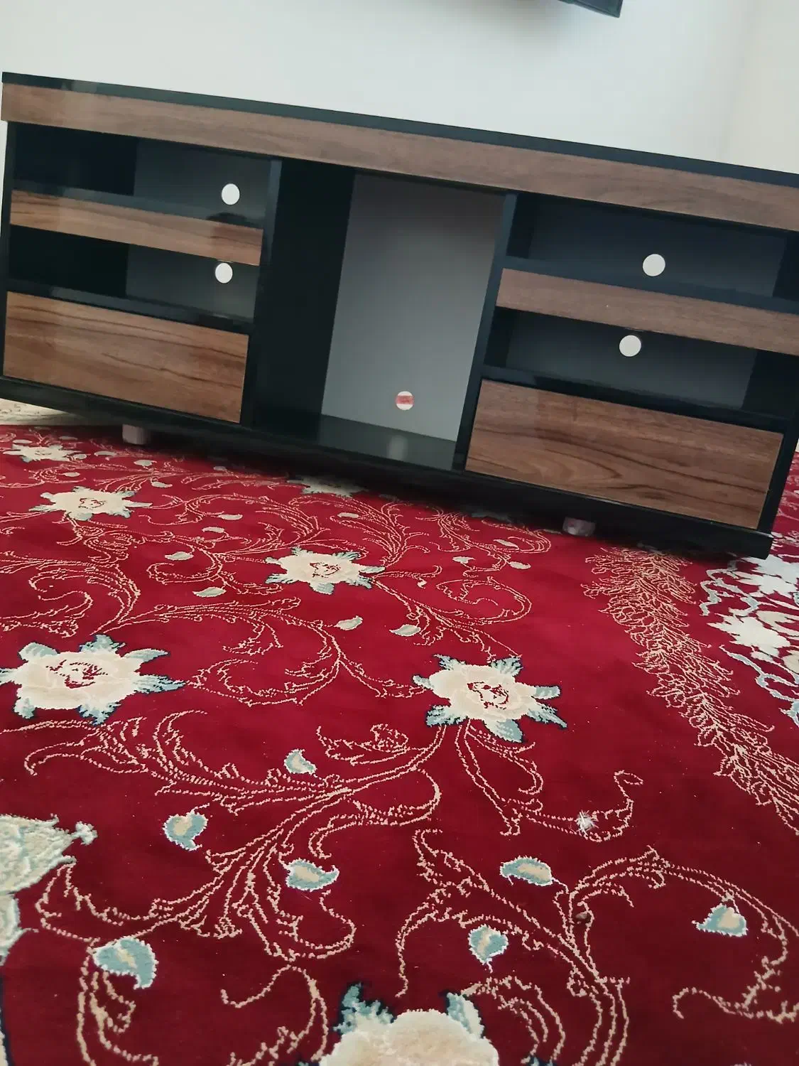 میزتلویزیون سه ماه پیش خریده شده درحدنونو|میز تلویزیون|جیرفت, |دیوار