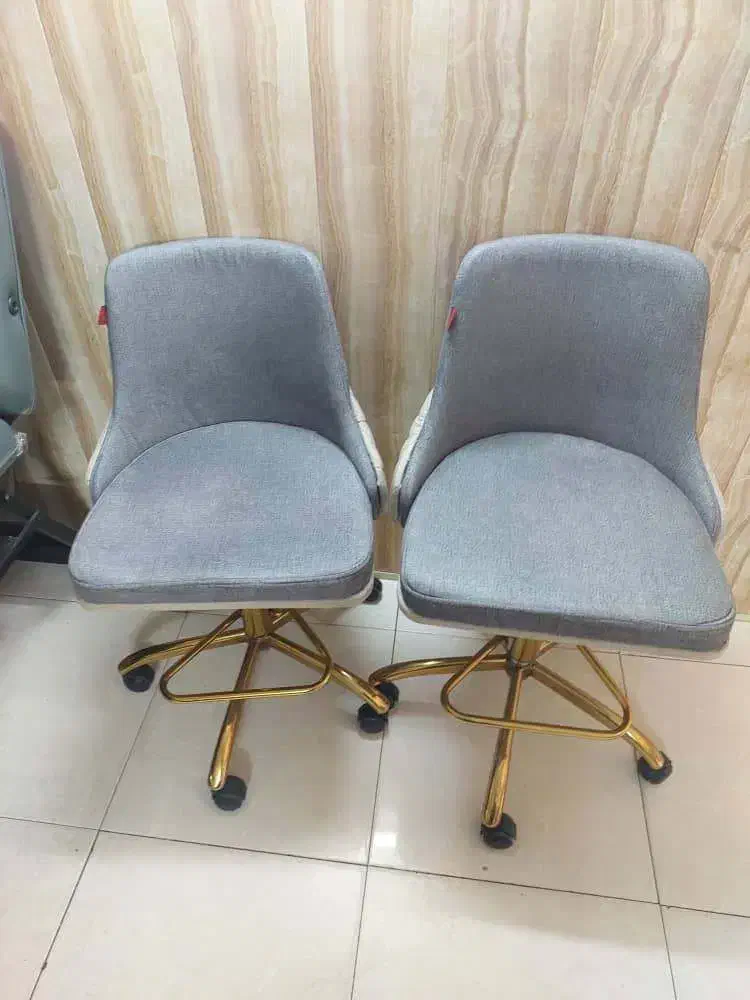 صندلی سفید ارایشگاهی و جکی و اوپن جفت|آرایشگاه و سالنهای زیبایی|شیراز, عفیفآباد|دیوار