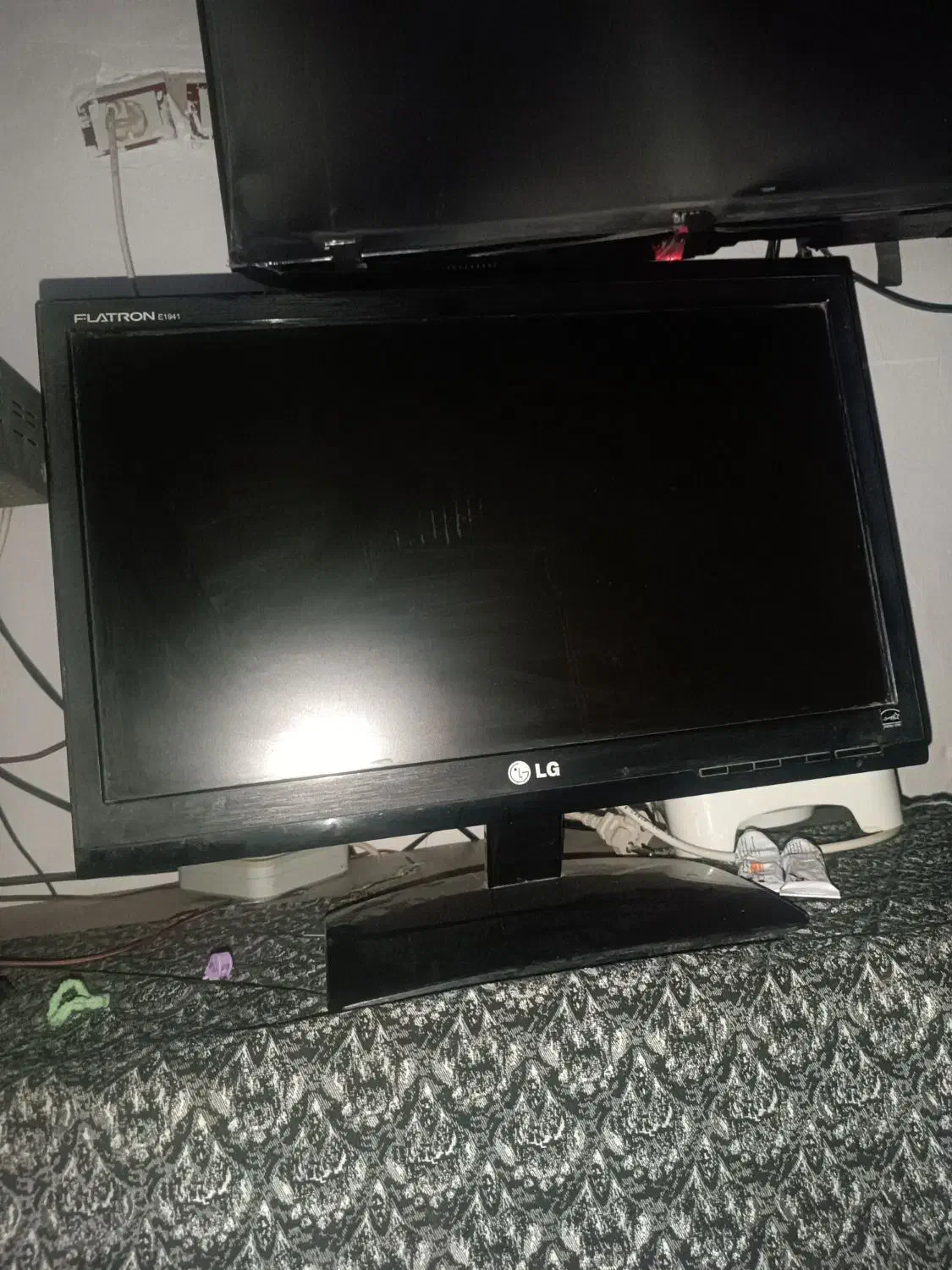 کامپیوتر|رایانه رومیزی|قرقری, |دیوار