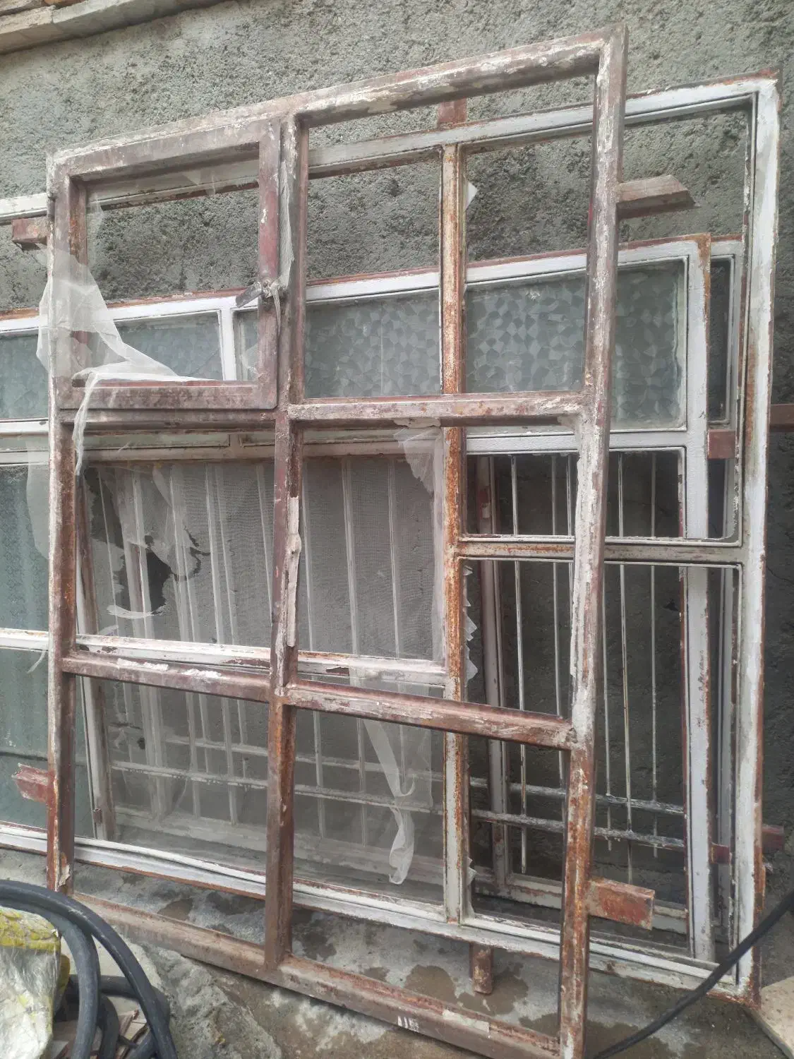 پنجرهای سالم فقط نیاز ب رنگ دارن|مصالح و تجهیزات ساختمان|کرمانشاه, |دیوار