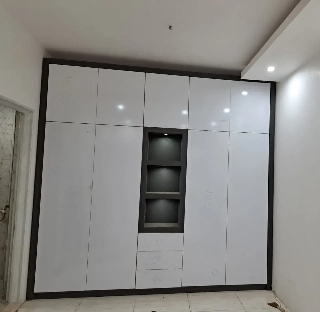 اجرا کمد دیواری و کابینت قیمت قدیم|جاکفشی، کمد، دراور|فردوس (خراسان), |دیوار