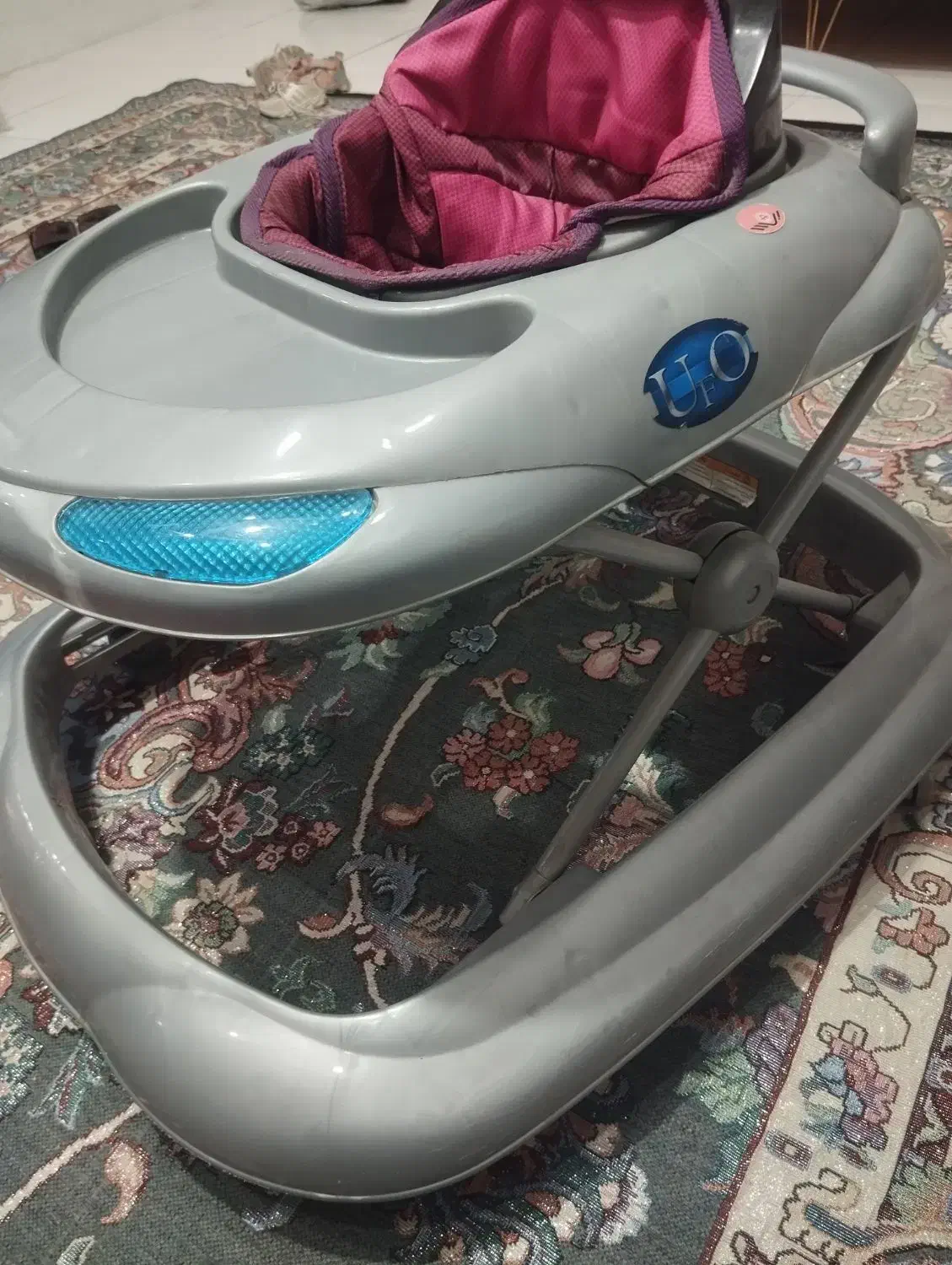 روروک بچه|کالسکه و لوازم جانبی|رباط‌کریم, نصیرشهر|دیوار