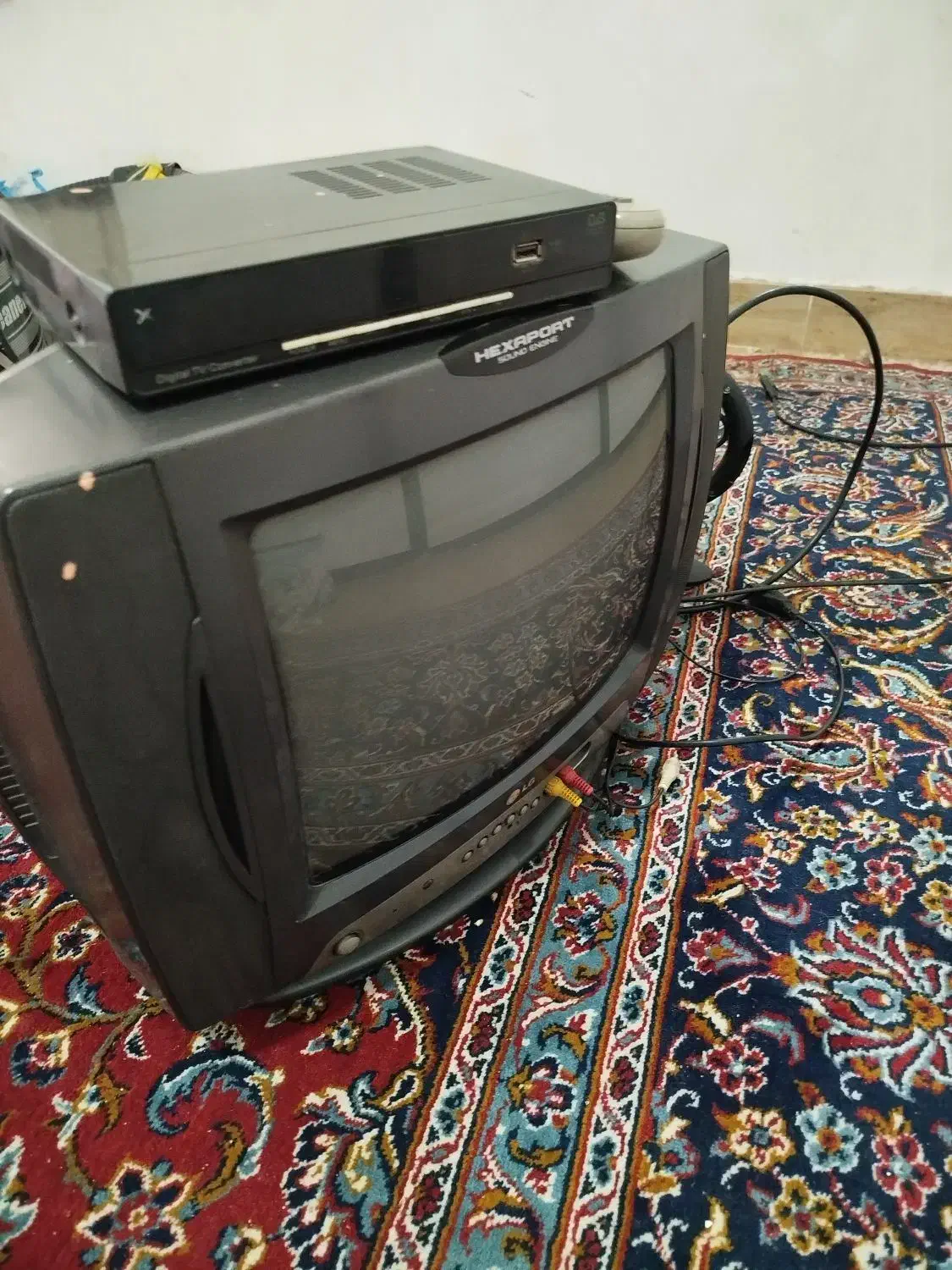 14اینچ|تلویزیون و پروژکتور|خرم‌آباد, |دیوار