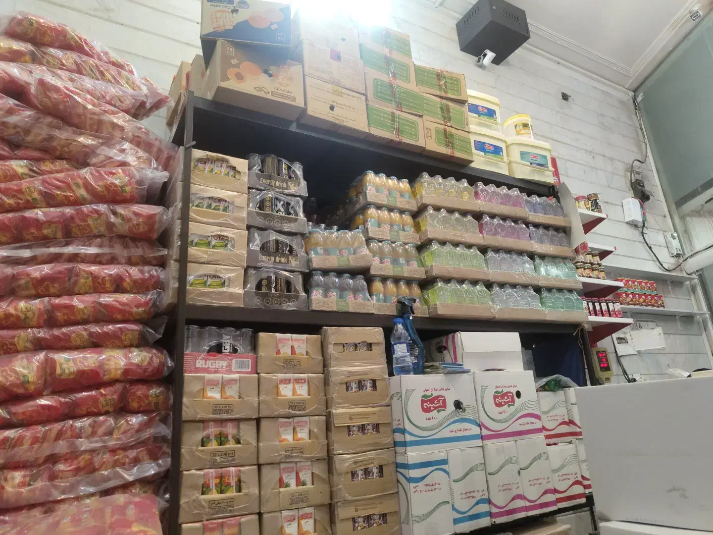 پخش پفک نمکی،ابمیوه،کیک،شکلات ولواشک ویژه عیدازهرا|عمده‌فروشی|قم, الوندیه و گذر صادق|دیوار