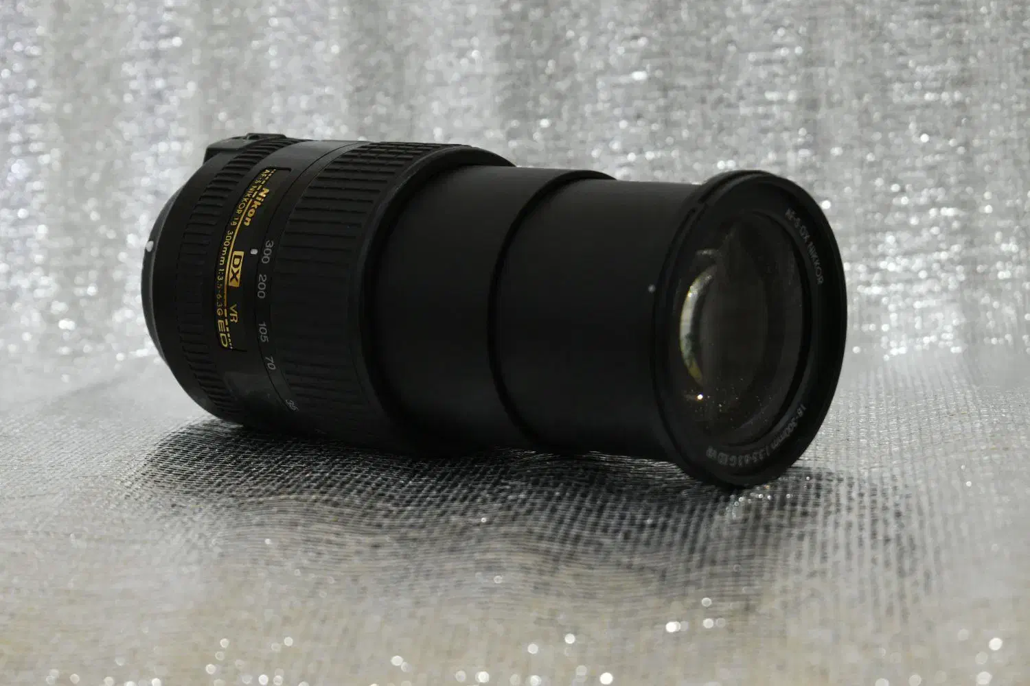 لنز دوربین عکاسی نیکون Nikon VR 18-300 type 2|دوربین عکاسی و فیلم‌برداری|قم, باغ کرباسی|دیوار
