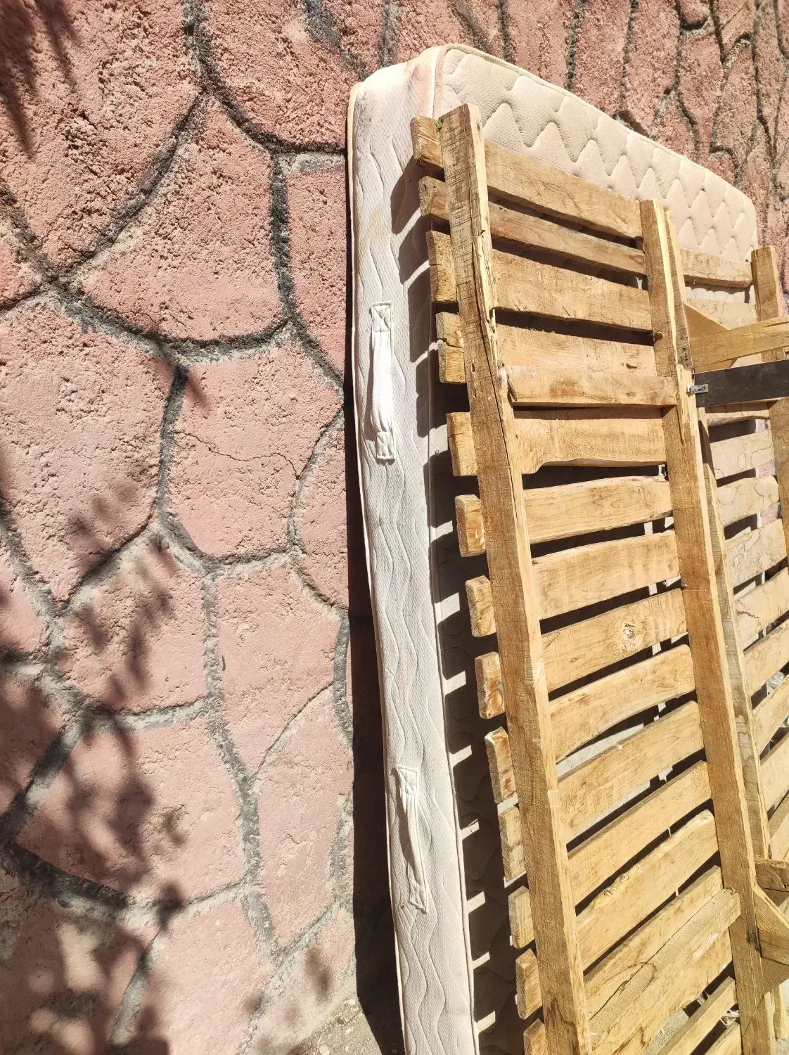 تشک خوشخواب|تشک تختخواب|اصفهان, قلعه جوم|دیوار