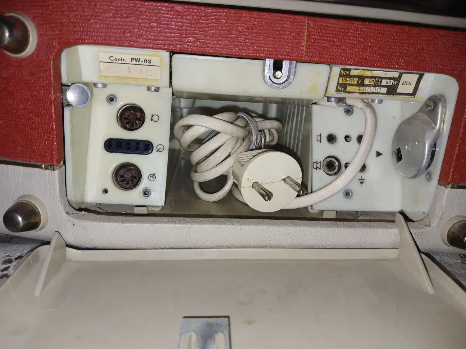 ظبط و پخش ۴ لبه قدیمی سالم|کلکسیون اشیاء عتیقه|یزد, |دیوار