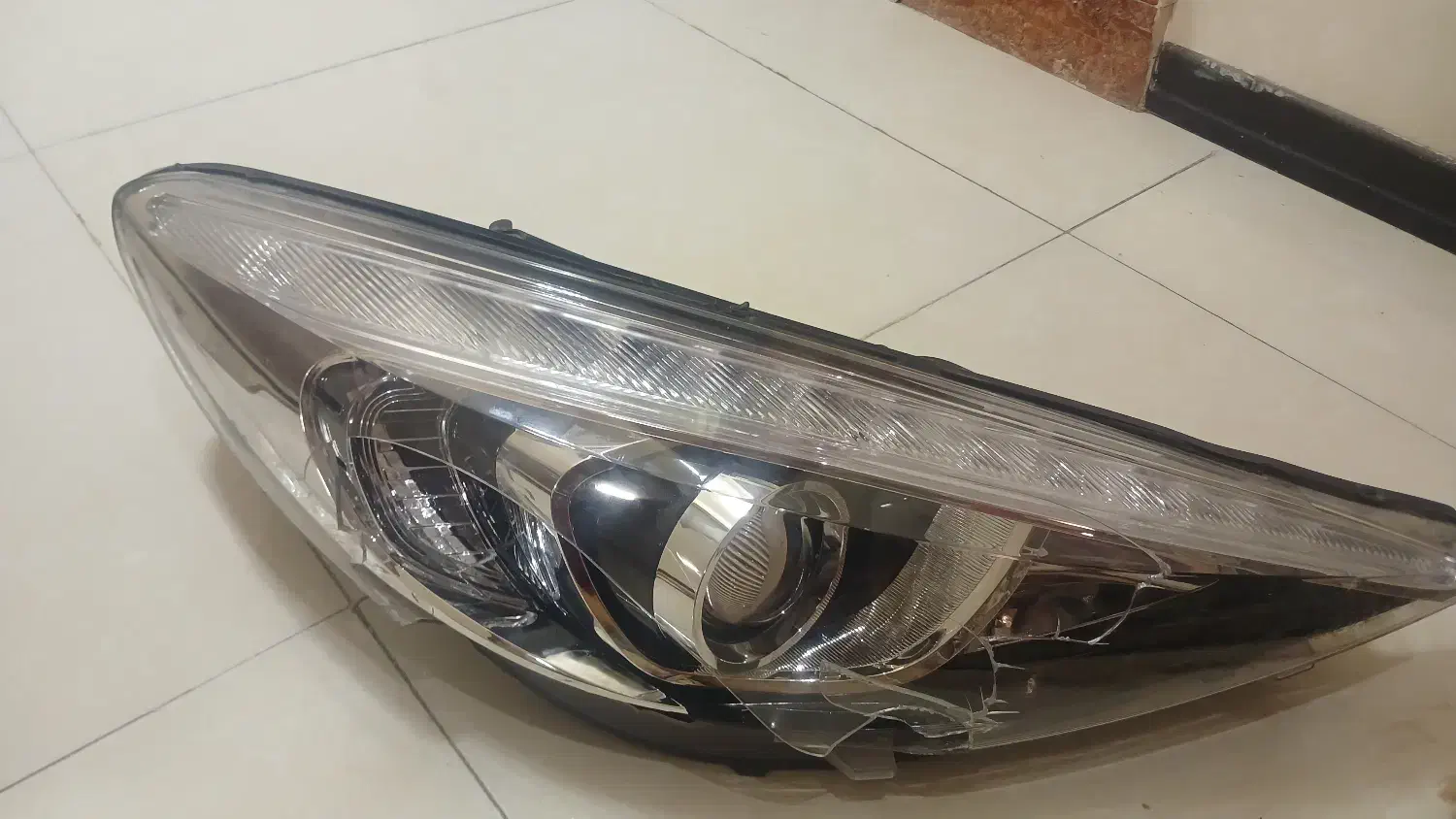 چراغ کروز شکسته۲۰۷ شاگرد|قطعات یدکی و لوازم جانبی|کرج, آق تپه|دیوار