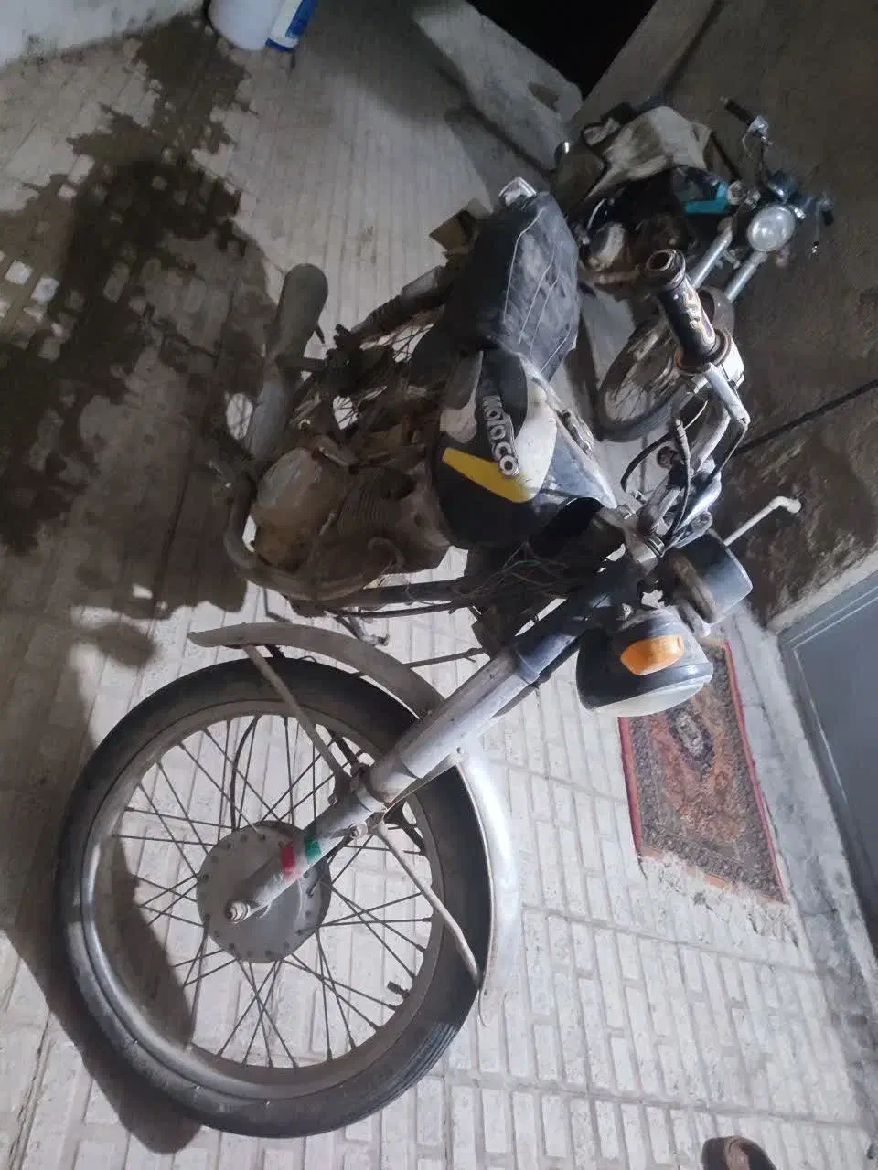 موتور سیکلت|موتورسیکلت|هشتگرد, هیو|دیوار