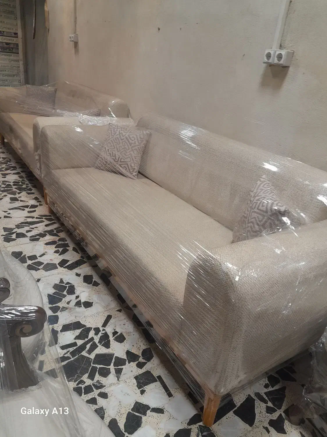 تولید و تعمیرات مبل و میز غذاخوری|مبلمان خانگی و میز عسلی|رشت, بیجارپس|دیوار