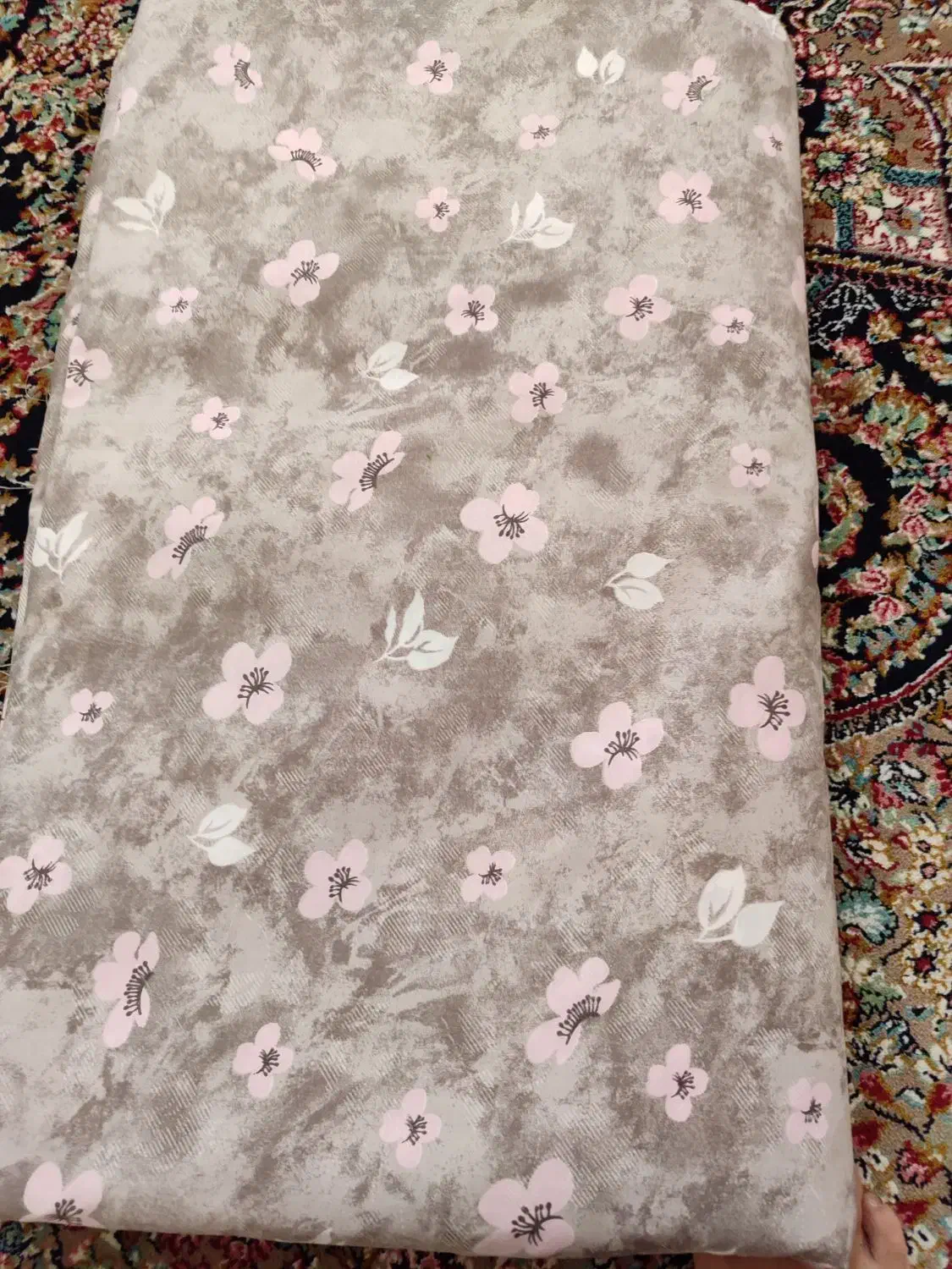 ملافه|رختخواب، بالش، پتو|قائن, |دیوار