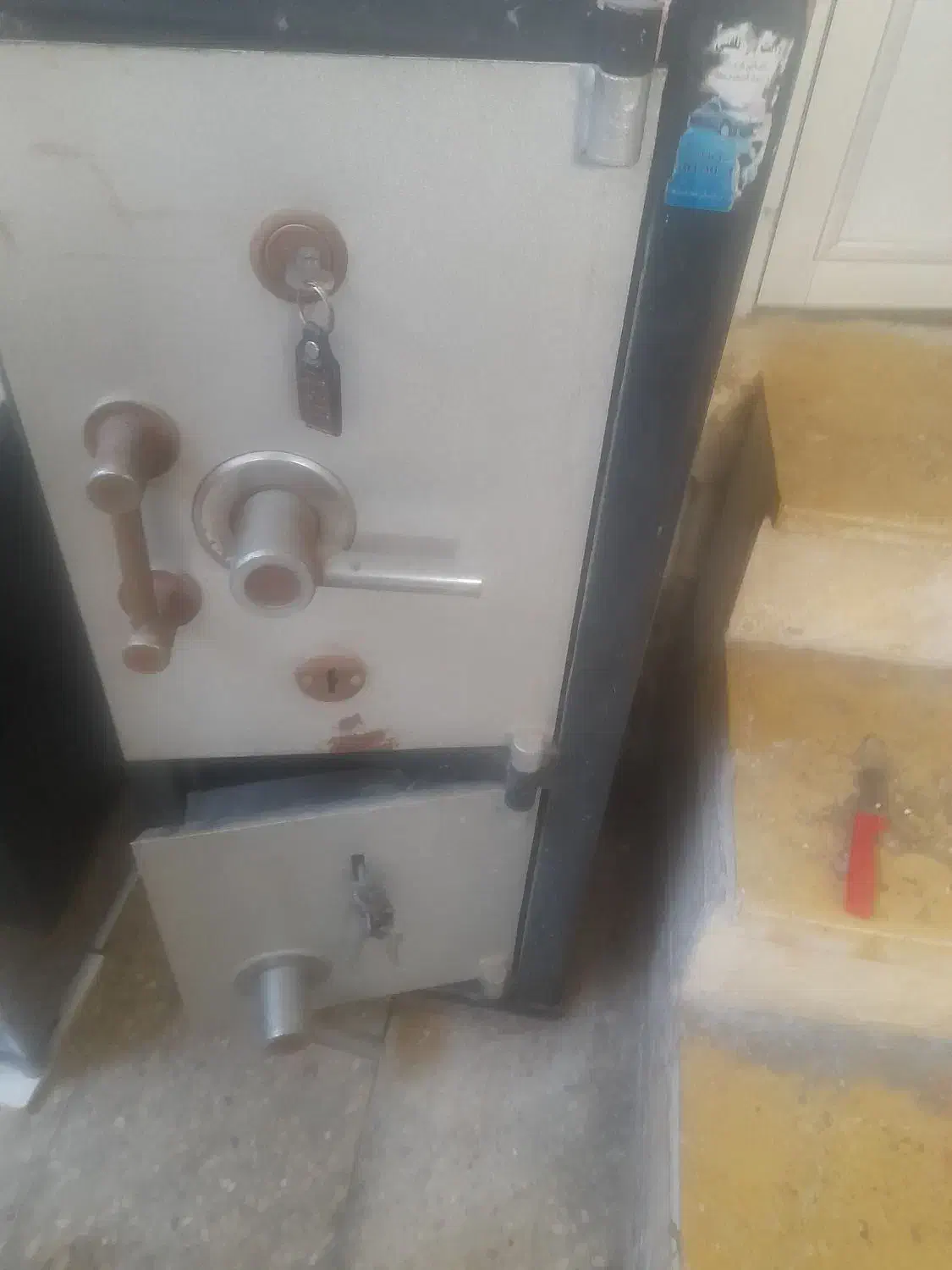 گاوصندوق|کلکسیون اشیاء عتیقه|بوشهر, |دیوار