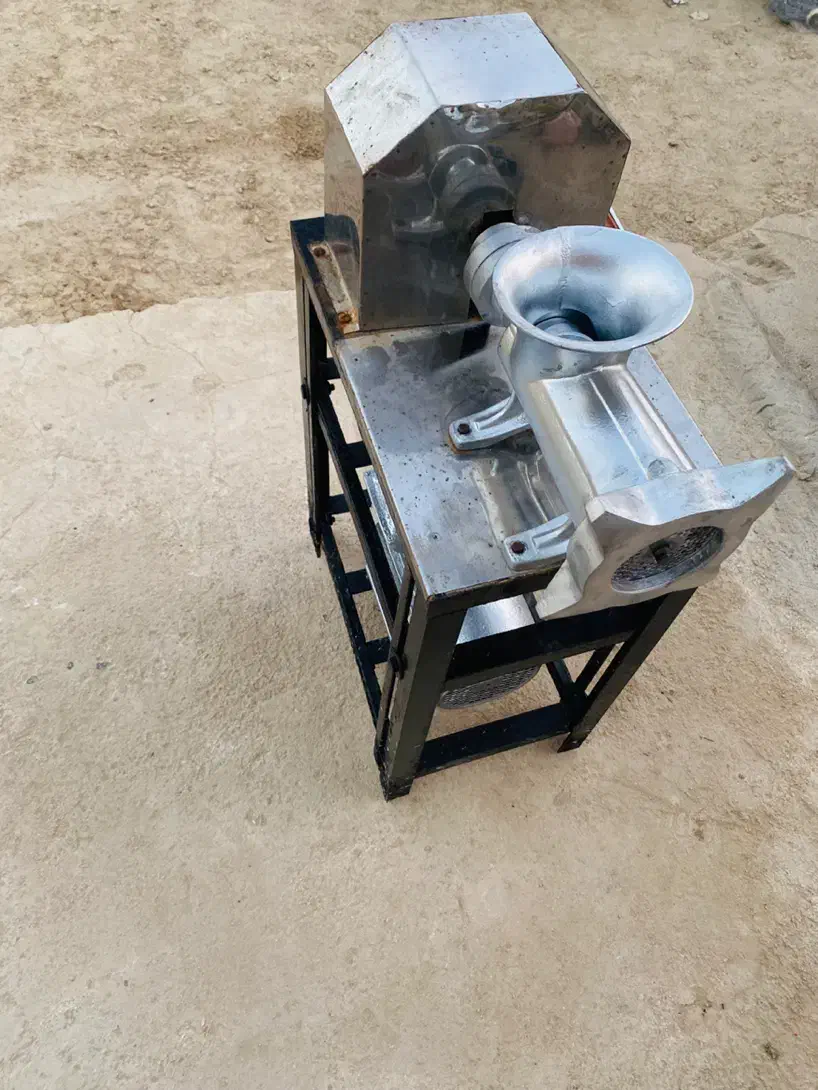 چرخ گوشت صنعتی در هد نو قیمت مفت|خردکن، آسیاب، غذاساز|شیراز, گلستان|دیوار