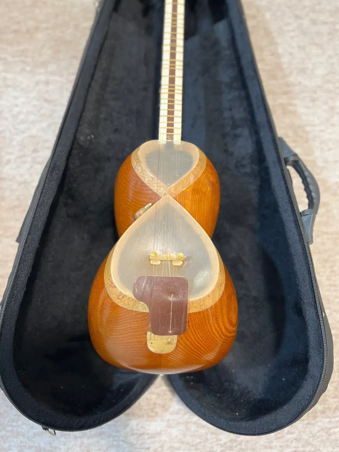 تار و تنبک|سازهای سنتی|شهرکرد, |دیوار