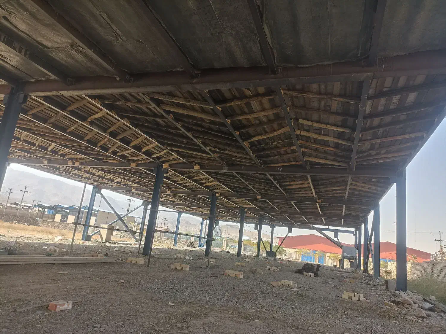 قالب بندی و آرماتوربندی سقف ودیوار|خدمات پیشه و مهارت|چناران, |دیوار