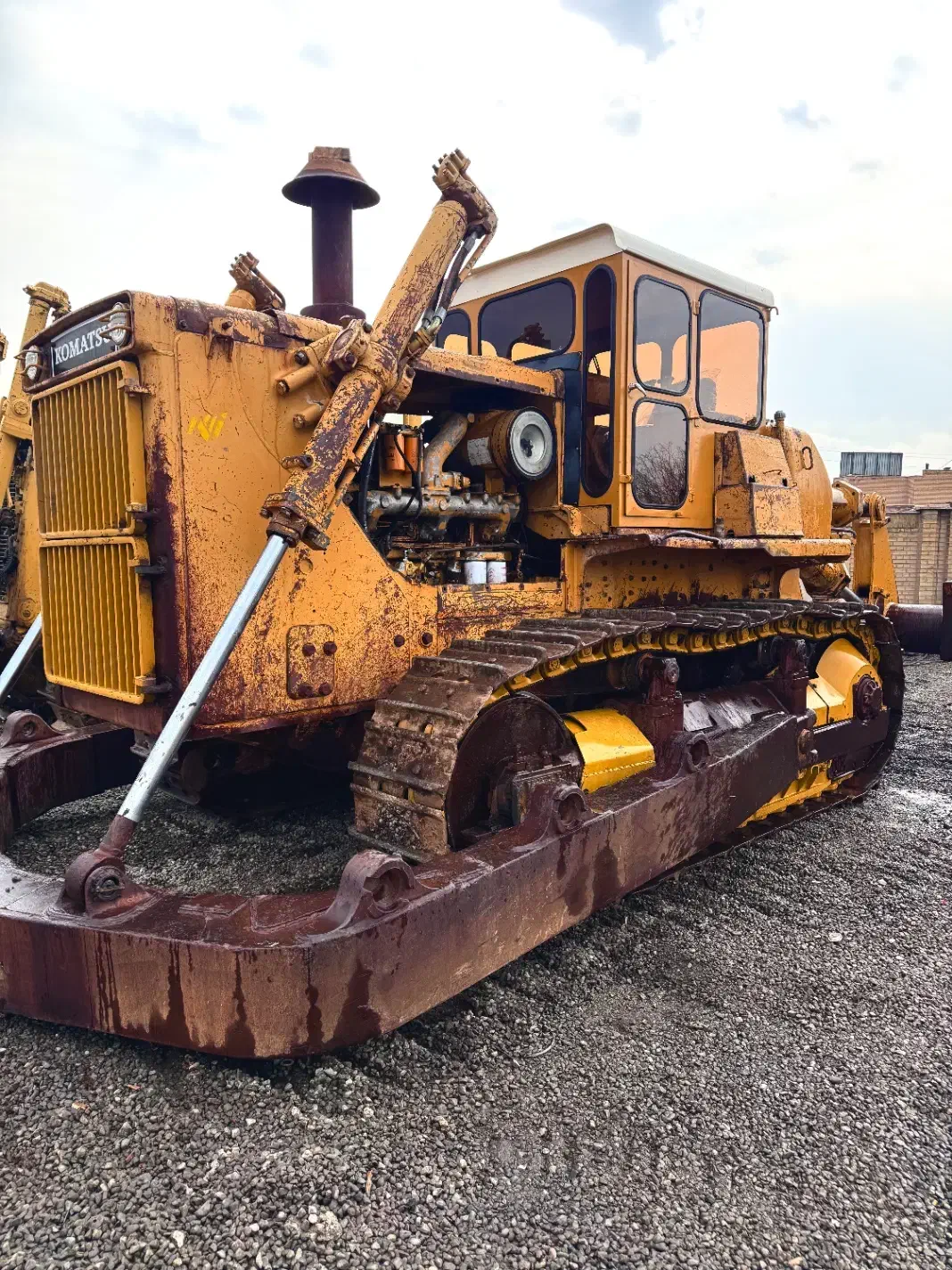 بلدوزر۱۵۵سریال۲۶هزار|خودرو سنگین|اسلامشهر, ملکآباد|دیوار