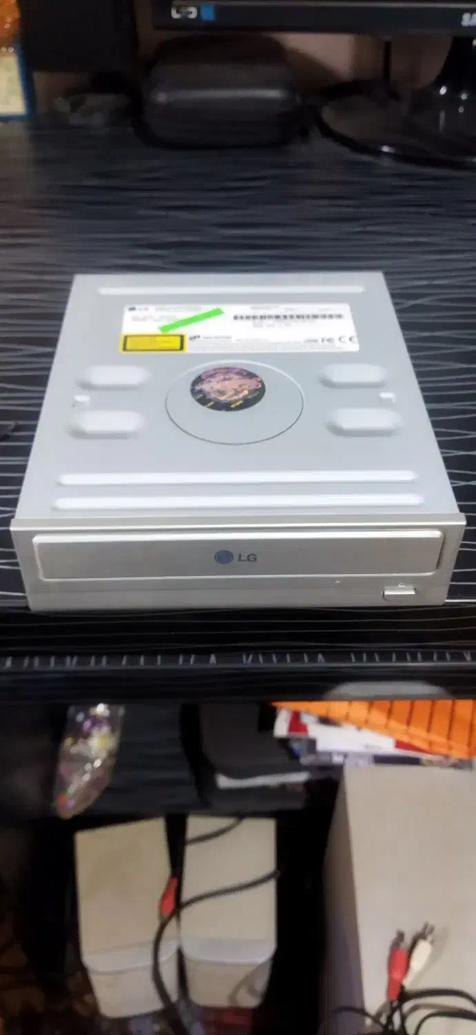 سی دی رام ال جی اصل قدیمی|قطعات و لوازم جانبی رایانه|فومن, |دیوار