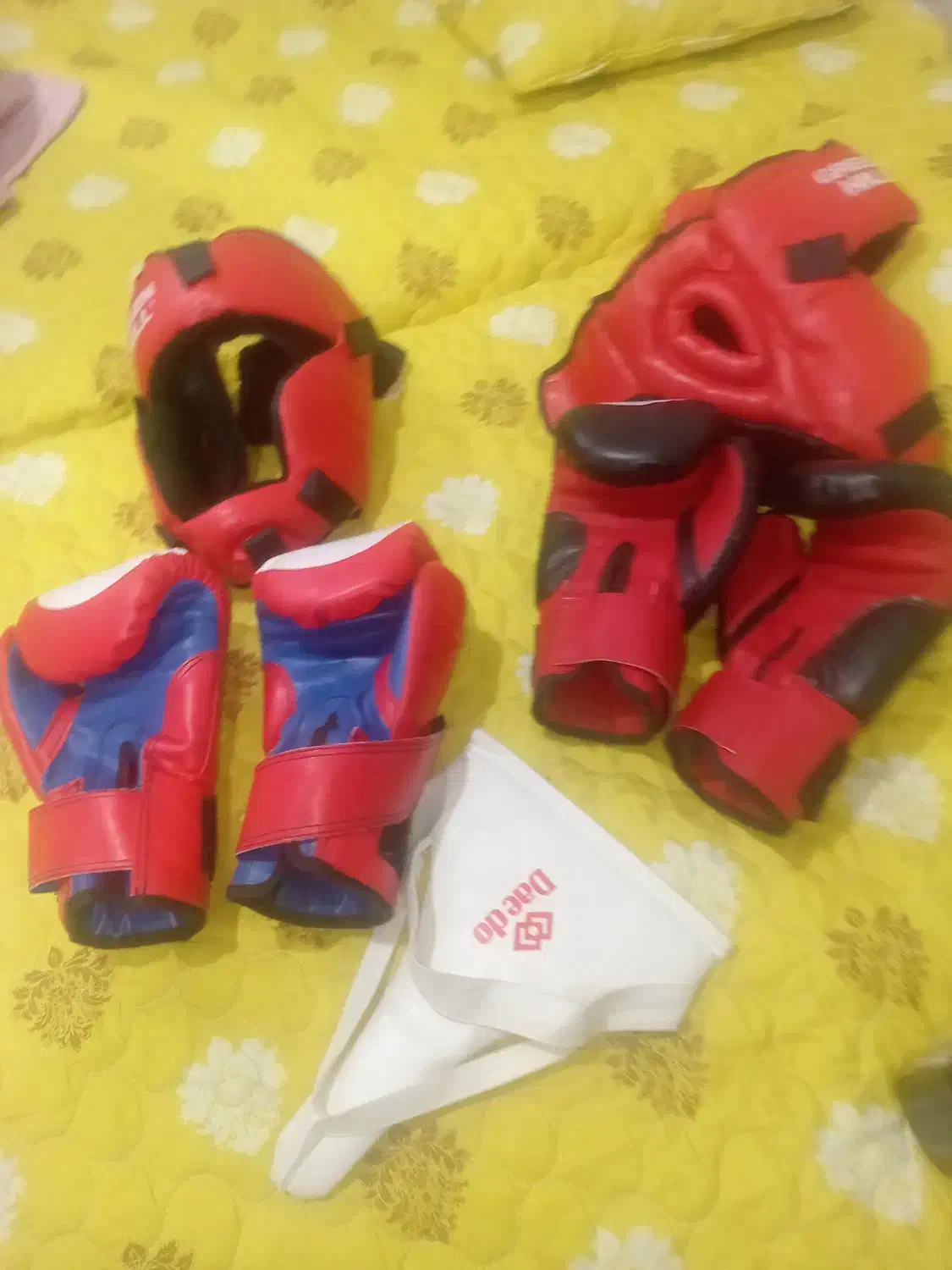 دستکش و کلاه بوکس|تجهیزات ورزشی|مشهد, تربیت (صدف)|دیوار