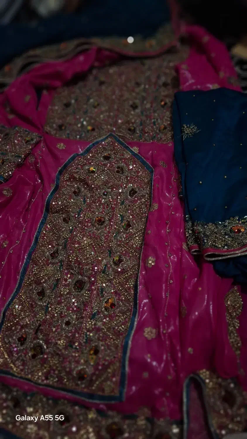 لباس بنارسی|لباس|چابهار, |دیوار