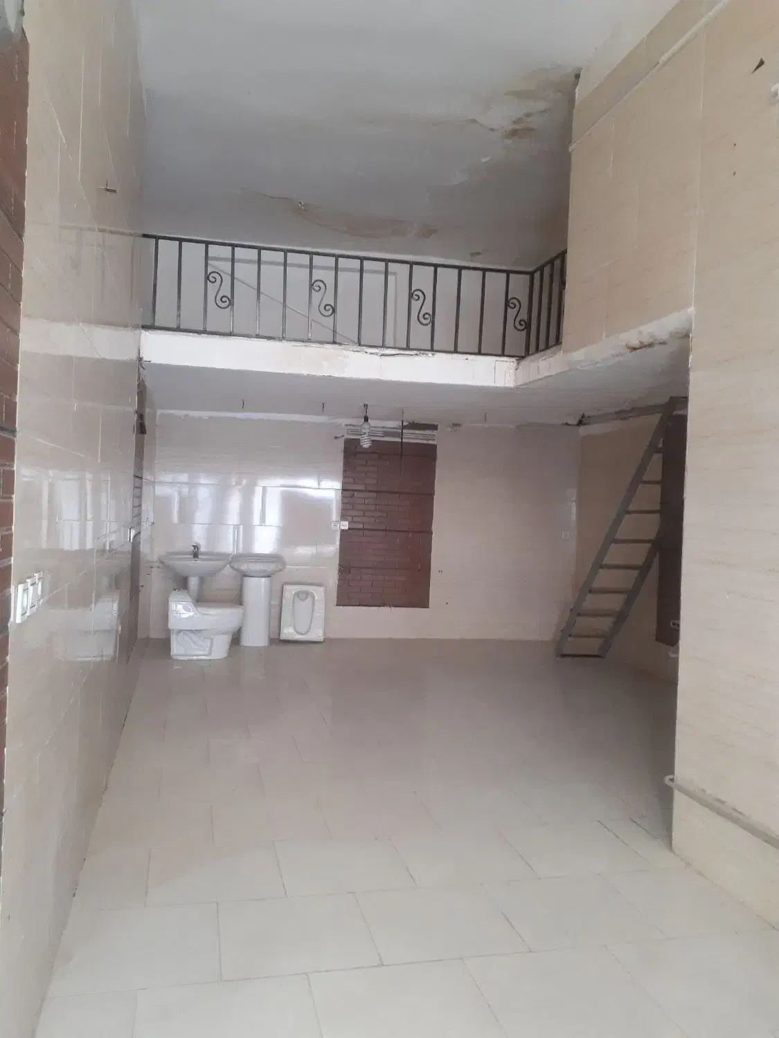 مغازه فرعی ولی پرتردد|فروش مغازه و غرفه|محمدشهر, محمدشهر|دیوار