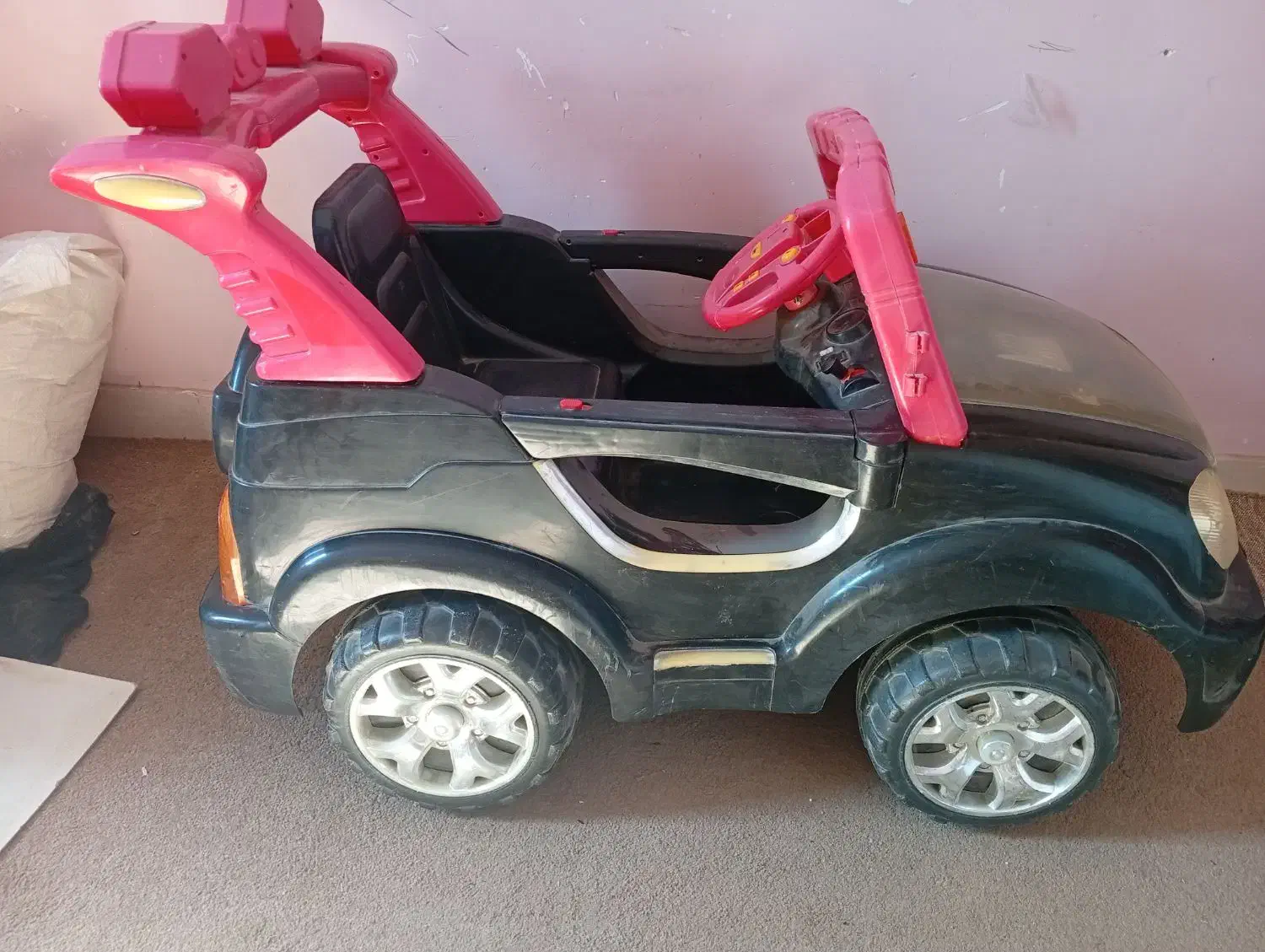 ماشین شارژی قدرتمند دو موتور سالم|اسباببازی|هشتگرد, شهرک ایران خودرو|دیوار