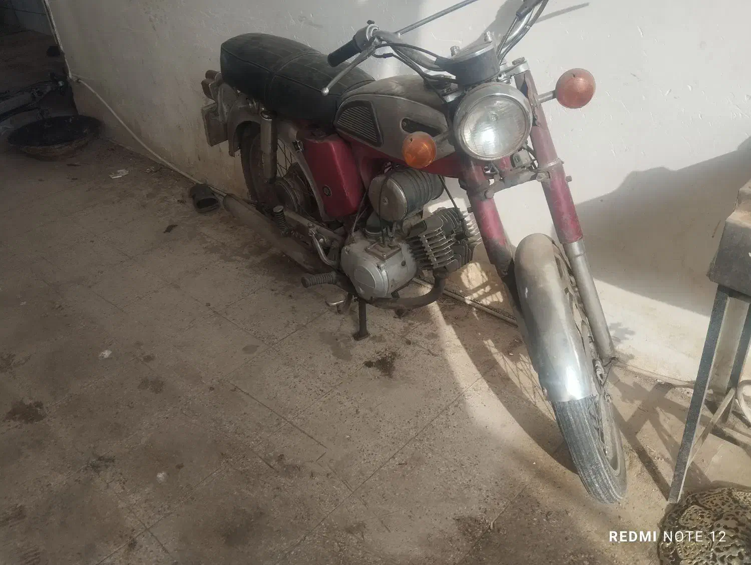 100در حد صفر|موتورسیکلت|رزن, |دیوار