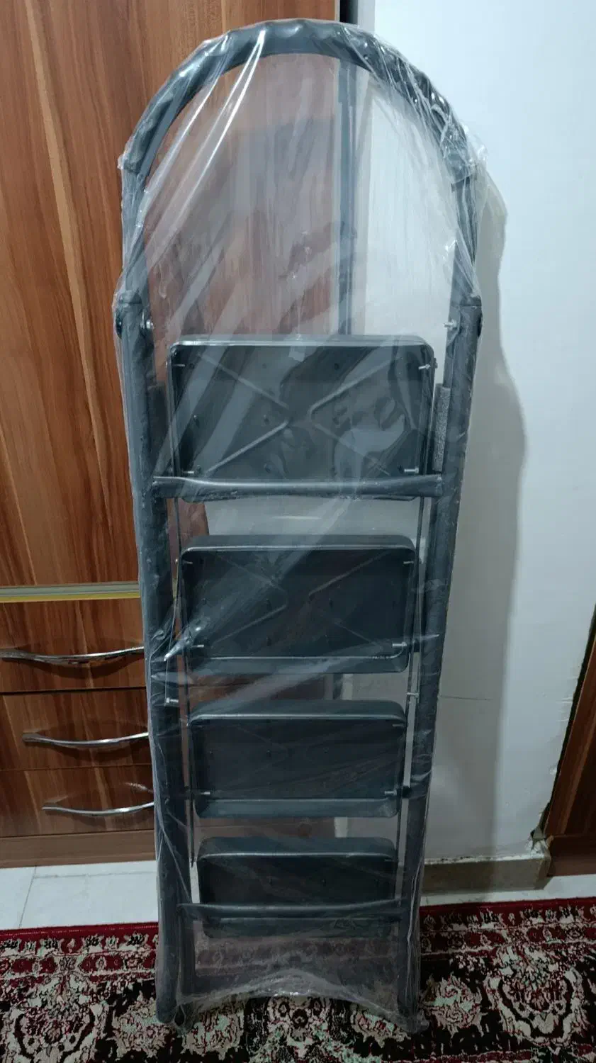 نردبان فلزی ۴ پله|ابزارآلات|پاکدشت, شهرک امام رضا|دیوار