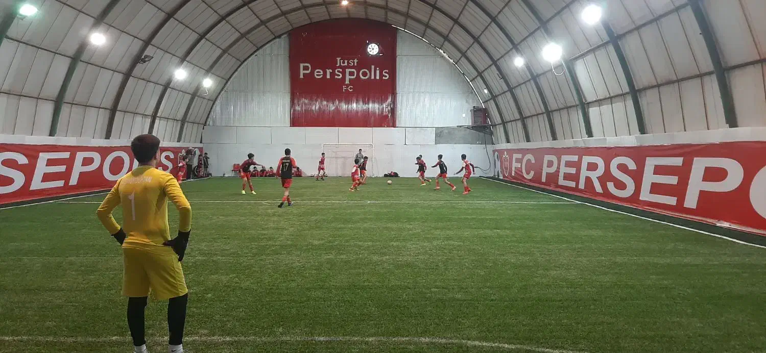 اجاره و رزرو چمن مصنوعی سرپوشیده|اجارهٔ کوتاهمدت دفتر کار و فضای آموزشی|مشهد, وکیلآباد|دیوار