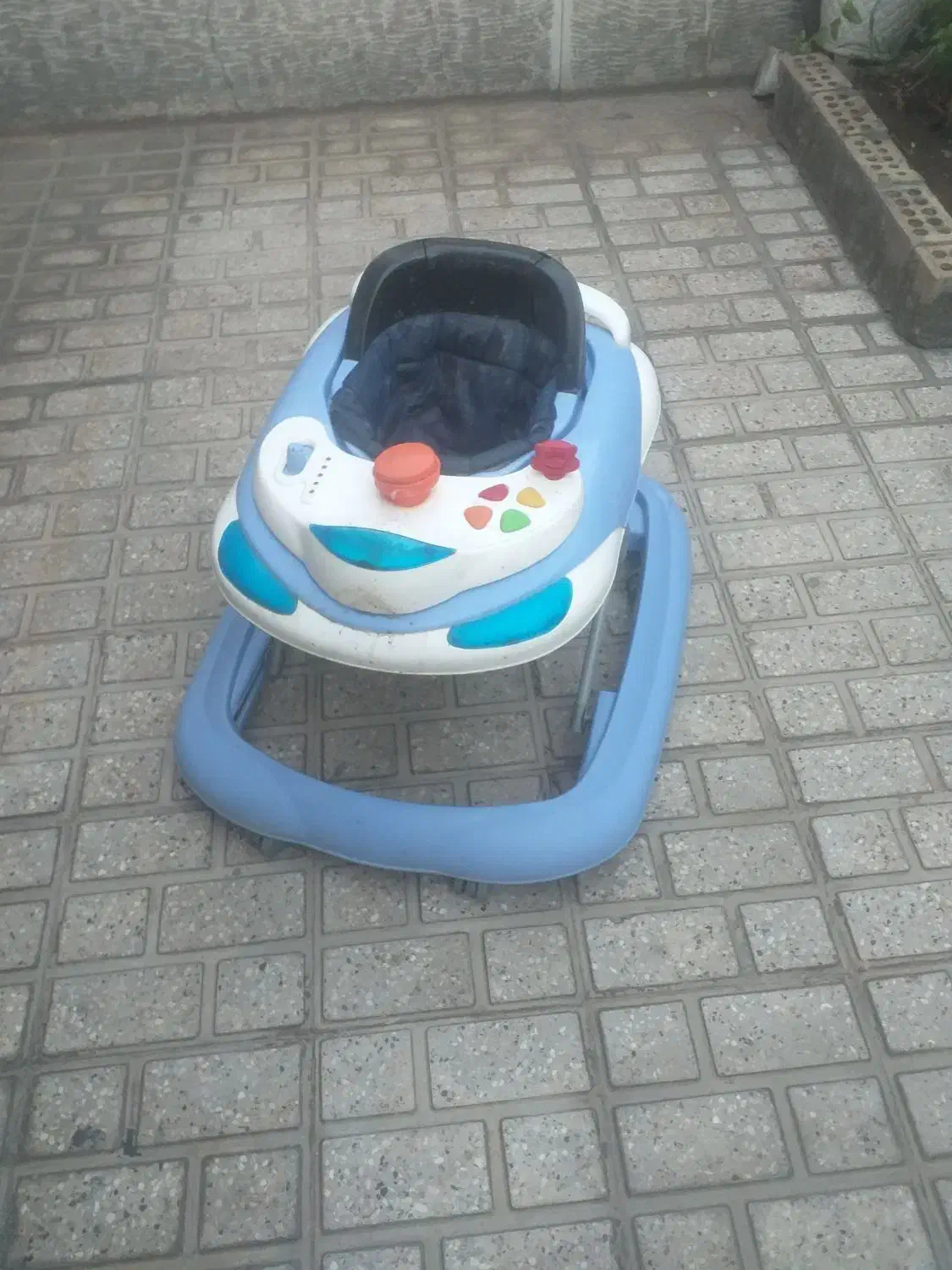 روروک بچه|کالسکه و لوازم جانبی|گلبهار, شهر جدید گلبهار|دیوار