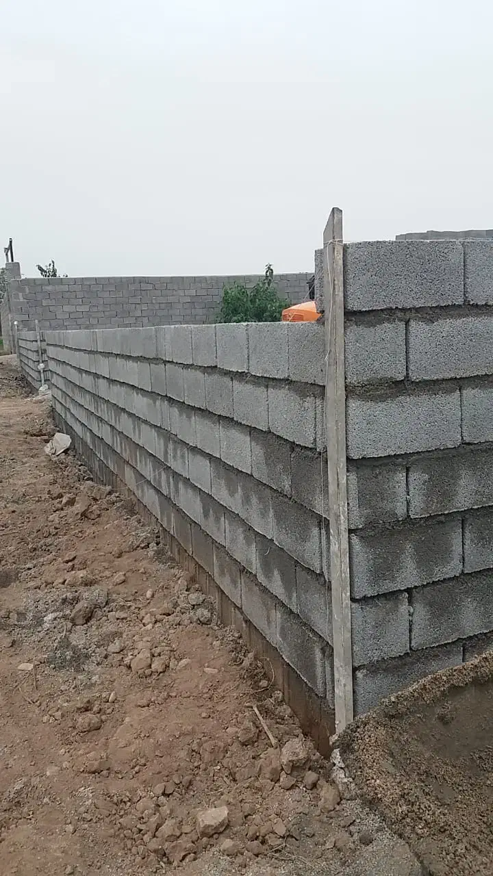 بنا و پیمانکار دیوار بلوکی باغ و باغچه|استخدام معماری، عمران و ساختمانی|دزفول, |دیوار