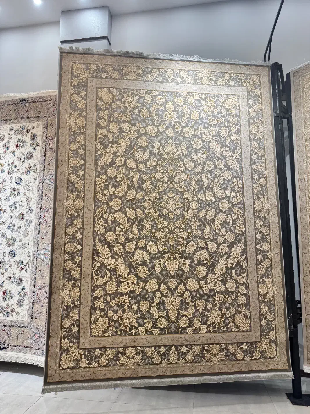 فرش ۱۲۰۰ شانه ۷۰۰شانه باقیمت کارخانه ازماخرید کنید|فرش|آران و بیدگل, |دیوار