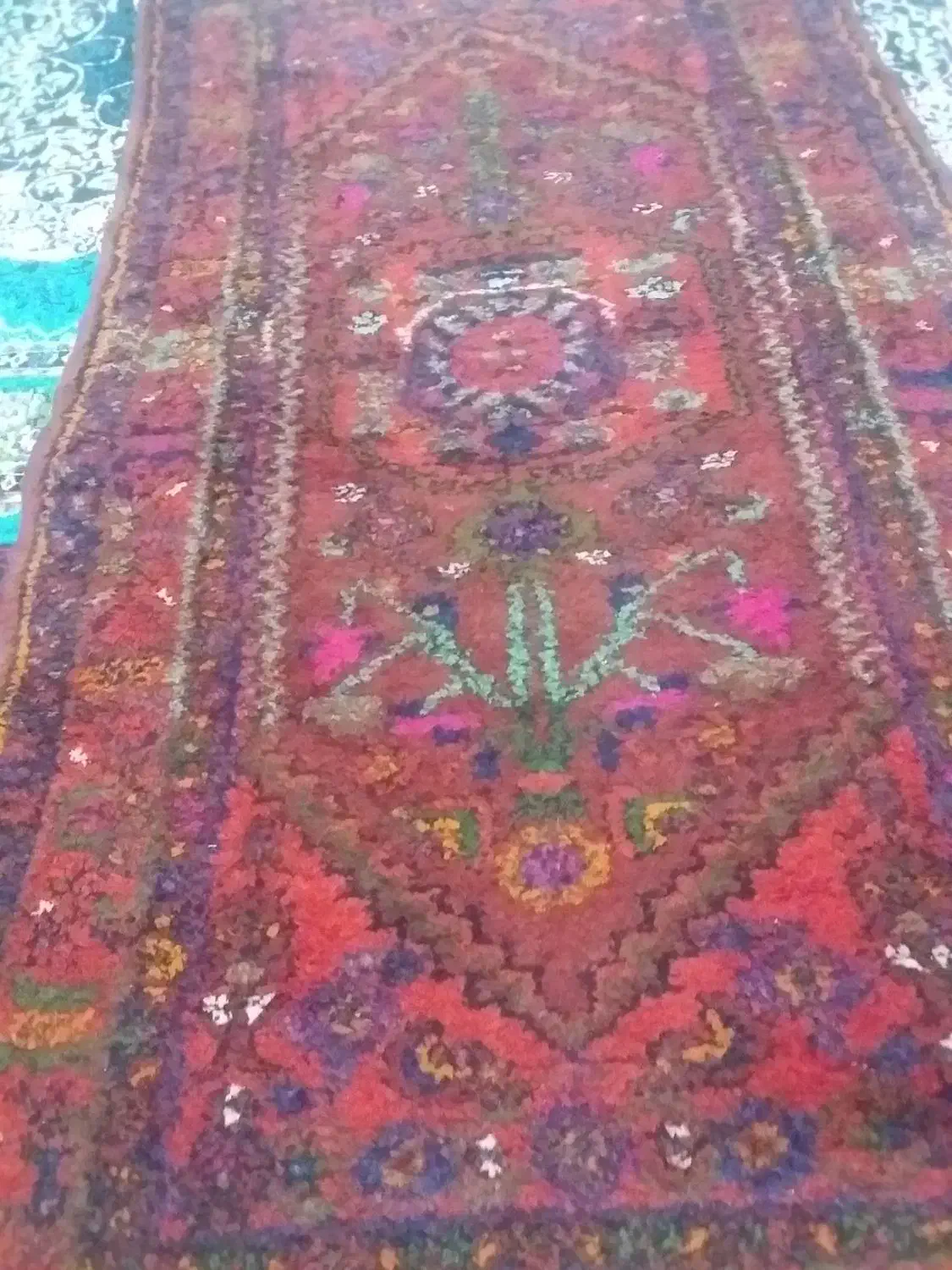 فرش دست بافت قدیمی سنگین باطرح زیباجفت|فرش|محمدیه-قزوین, |دیوار