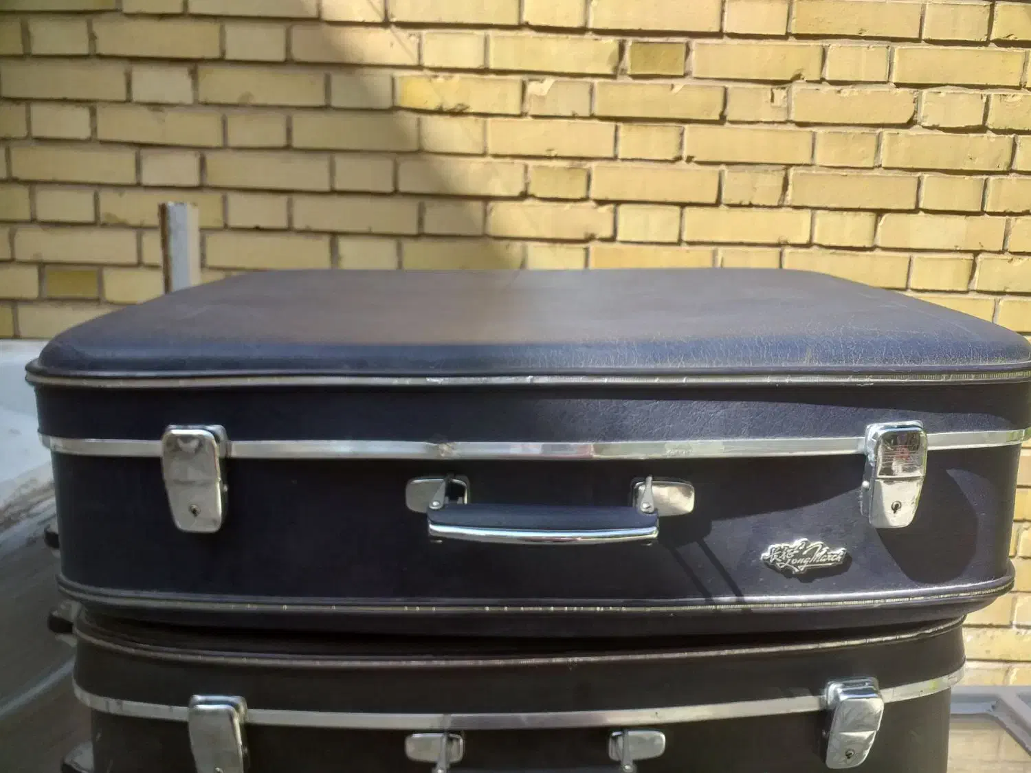 چمدان عتیقه|کلکسیون اشیاء عتیقه|شیراز, آبیاری|دیوار