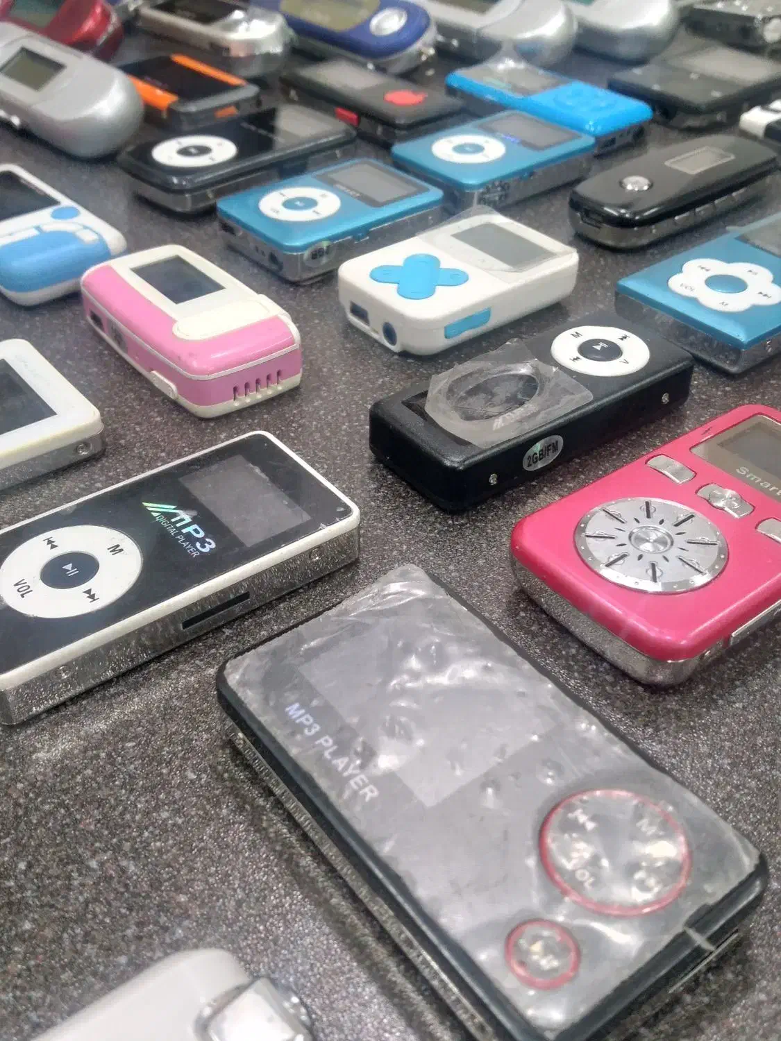 mp3 player|پخش‌کننده همراه|تهران, نازی‌آباد|دیوار