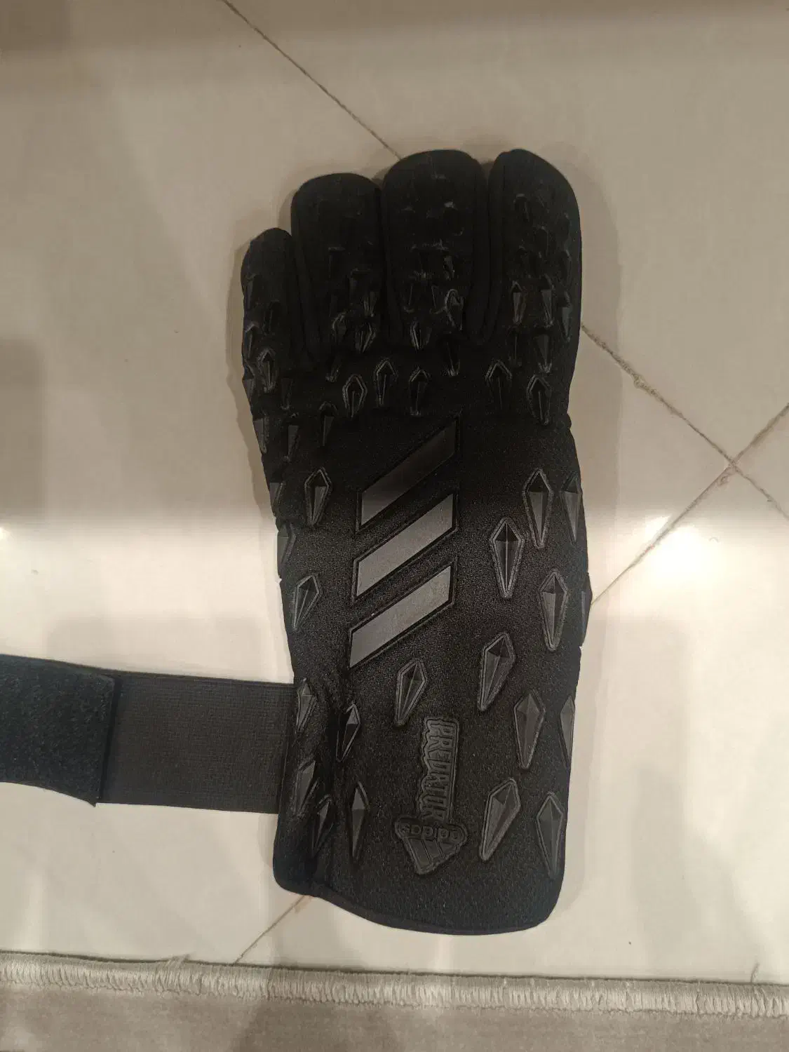 دستکش  پردیتور مشکی|ورزش‌های توپی|تهران, والفجر (افسریه)|دیوار