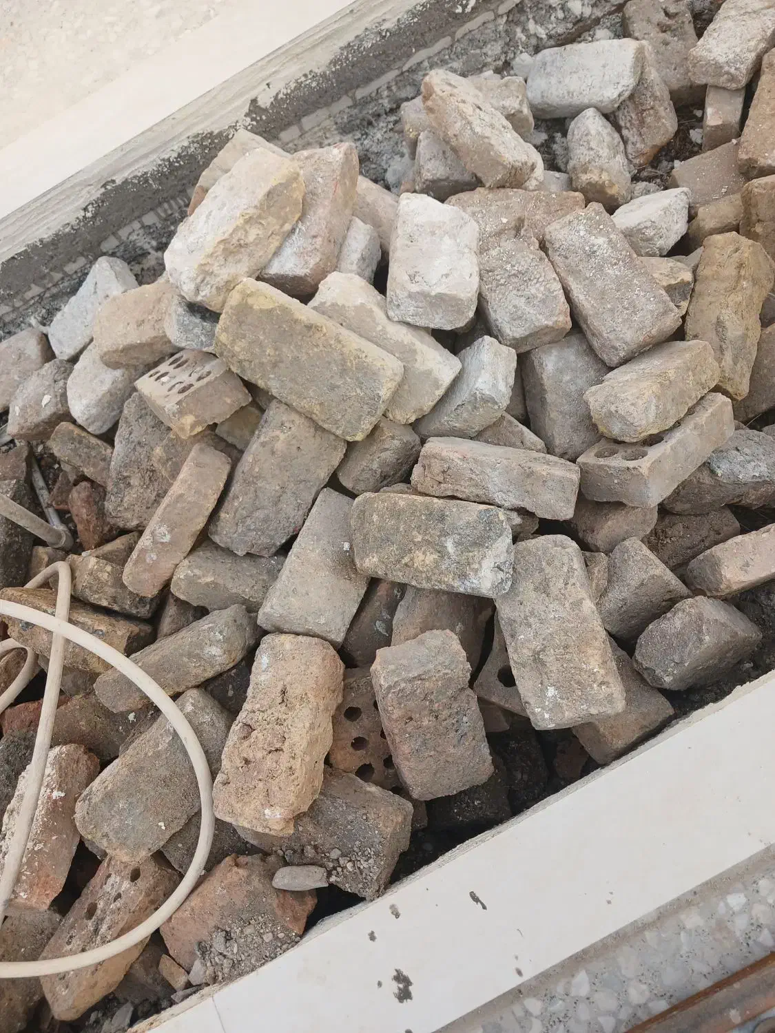 آجر و سنگ‌ مشکی جنگلی|مصالح و تجهیزات ساختمان|گنبد کاووس, |دیوار