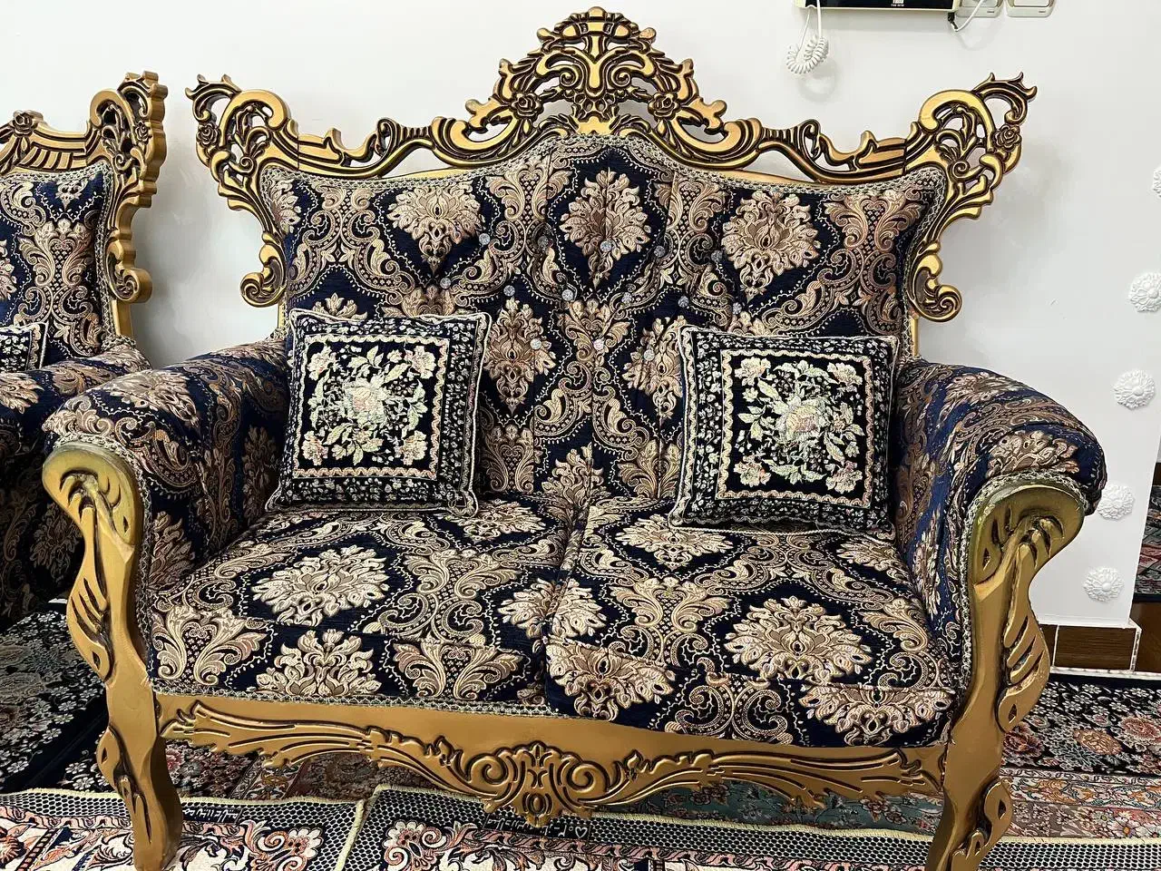 مبل سلطنتی هفت نفره|مبلمان خانگی و میز عسلی|چابکسر, |دیوار