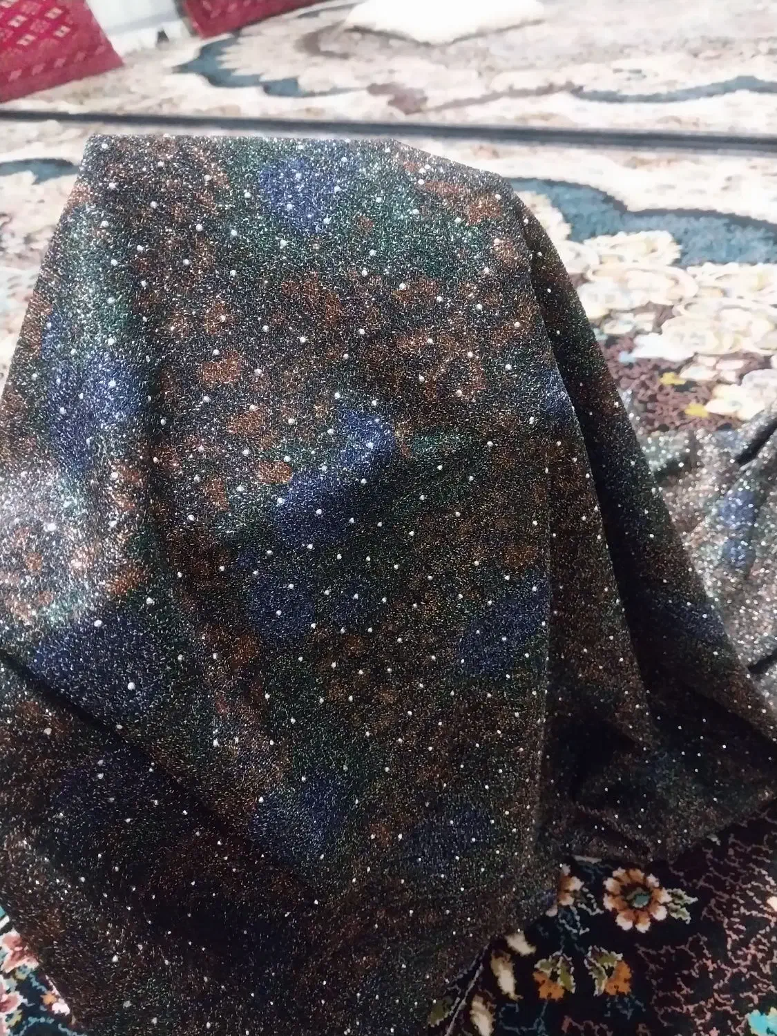 پارچه لمه زر دار ۲ متر و۲۰ سانتی|لباس|اسلامآباد غرب, |دیوار