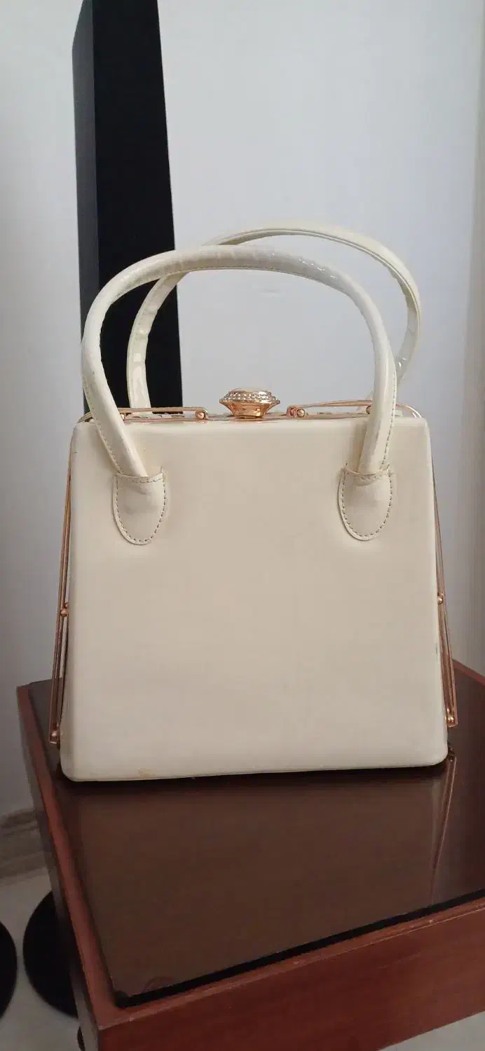 کیف مجلسی|کیف، کفش، کمربند|قرچک, میرزائی شمالی|دیوار