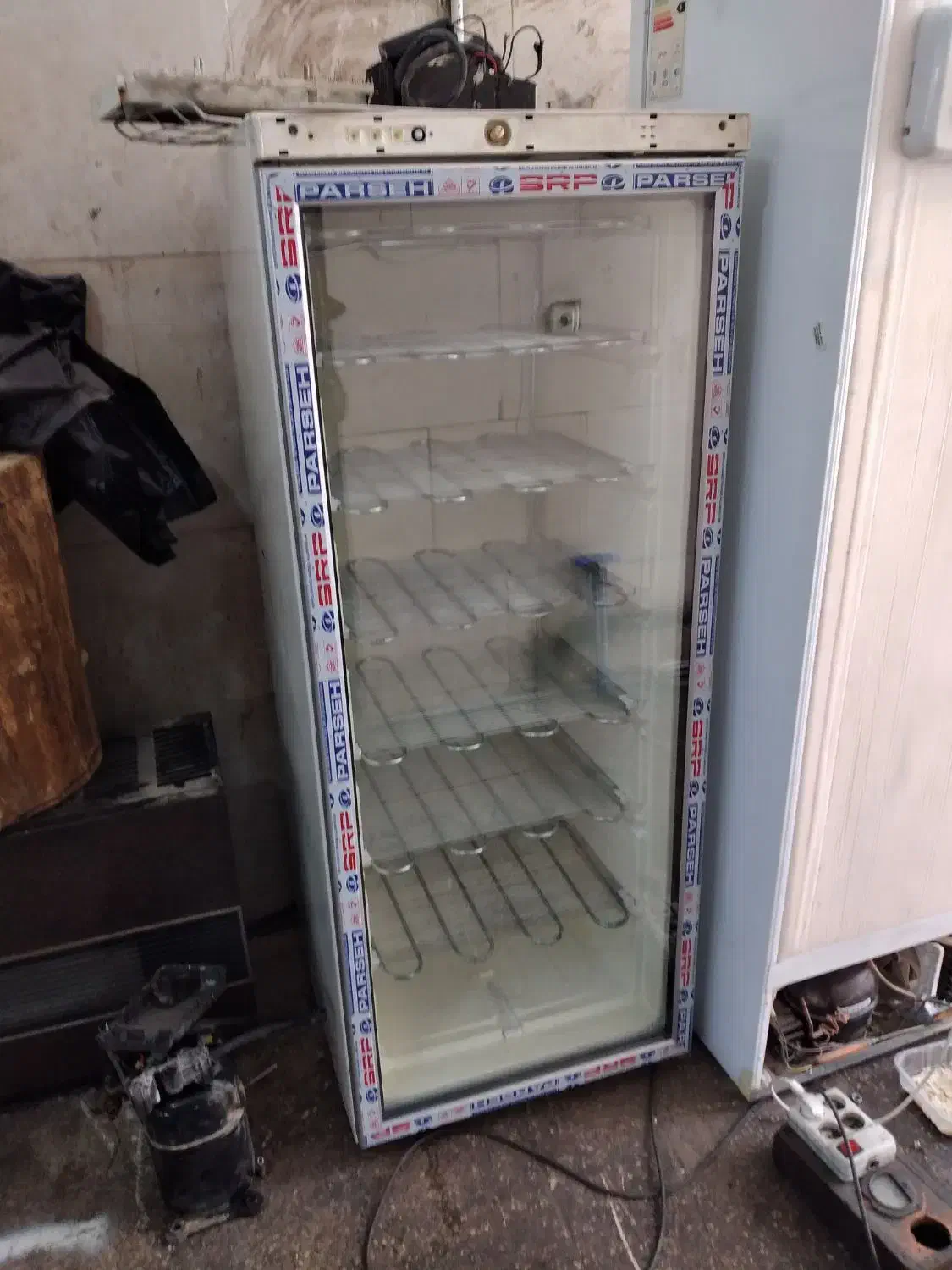 یخچال و فریزر ایستاده در شیشه نوشابه بستنی گوشت|یخچال و فریزر|یزد, |دیوار