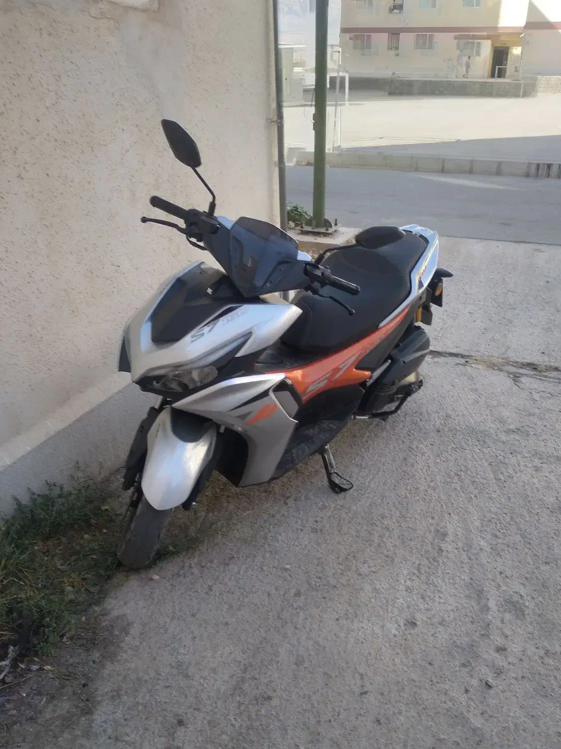 موتور آیروکس|موتورسیکلت|صدرا-فارس, فاز ۲|دیوار