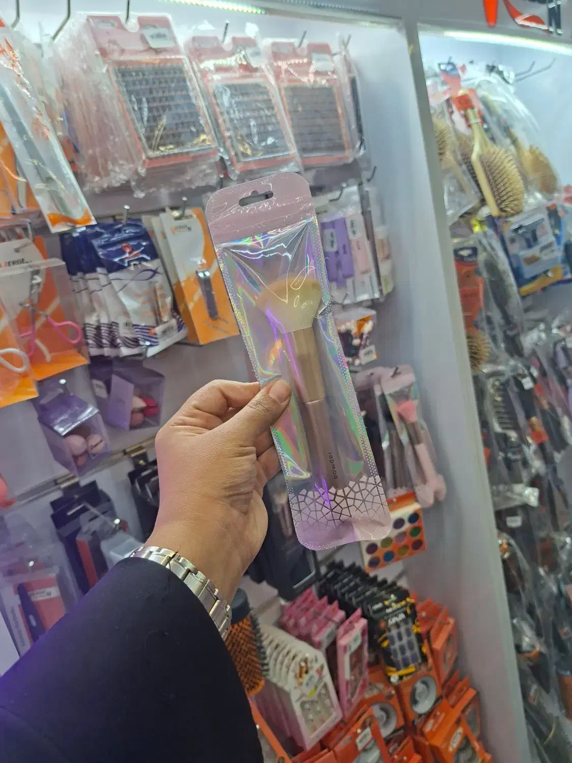 فروشنده خانم شهرک قدس|استخدام بازاریابی و فروش|قم, شهرک قدس|دیوار