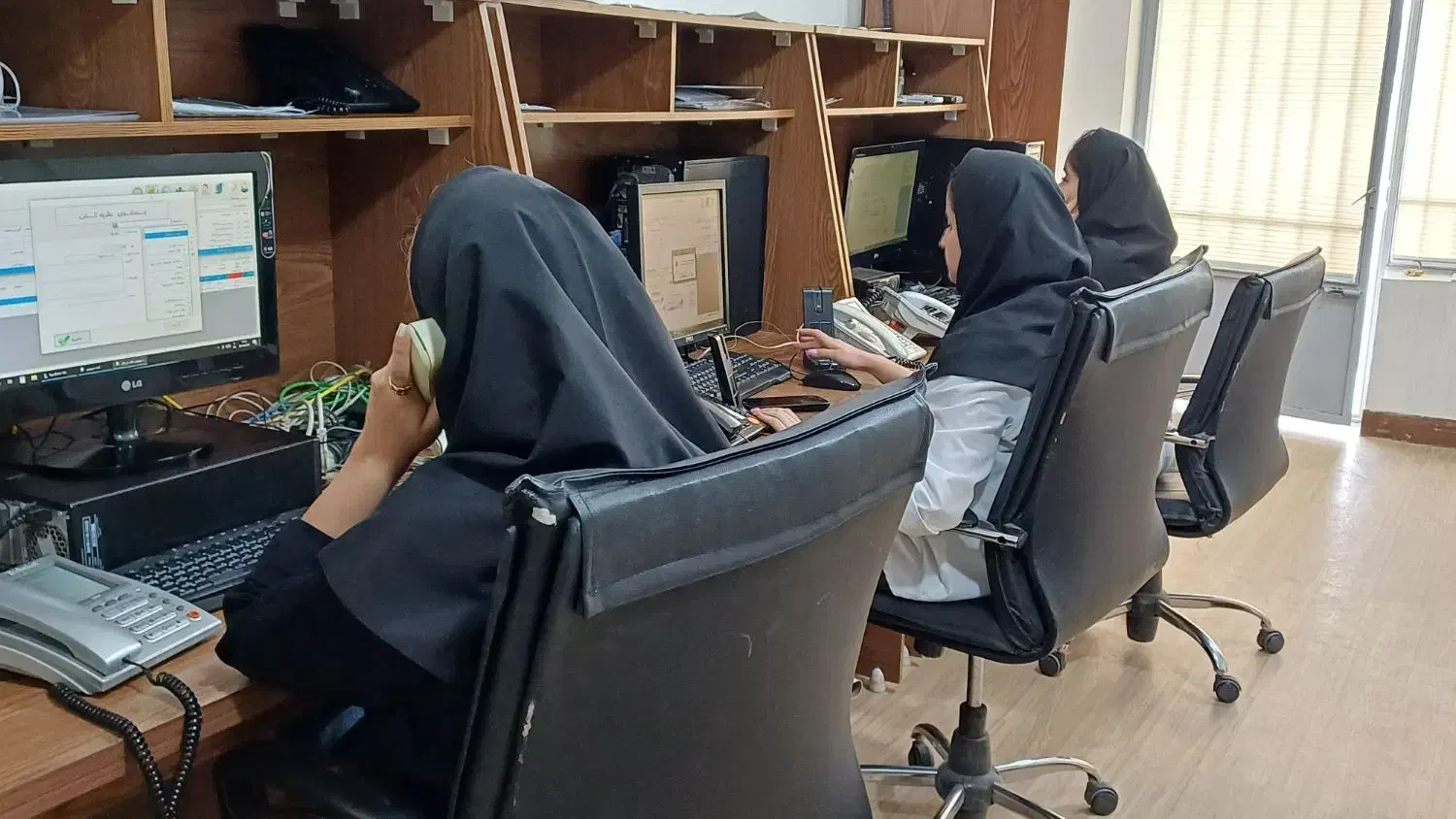 اپراتور خانم جهت کار در تاکسی بی سیم شاهین شهر|استخدام اداری و مدیریت|شاهین‌شهر, دکتر حسابی|دیوار