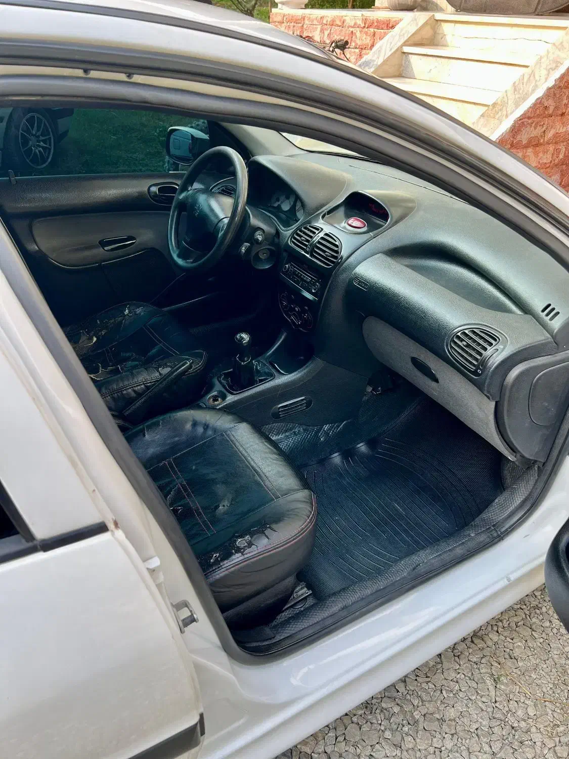 پژو ۲۰۶ تیپ ۳|خودرو سواری و وانت|نوشهر, |دیوار